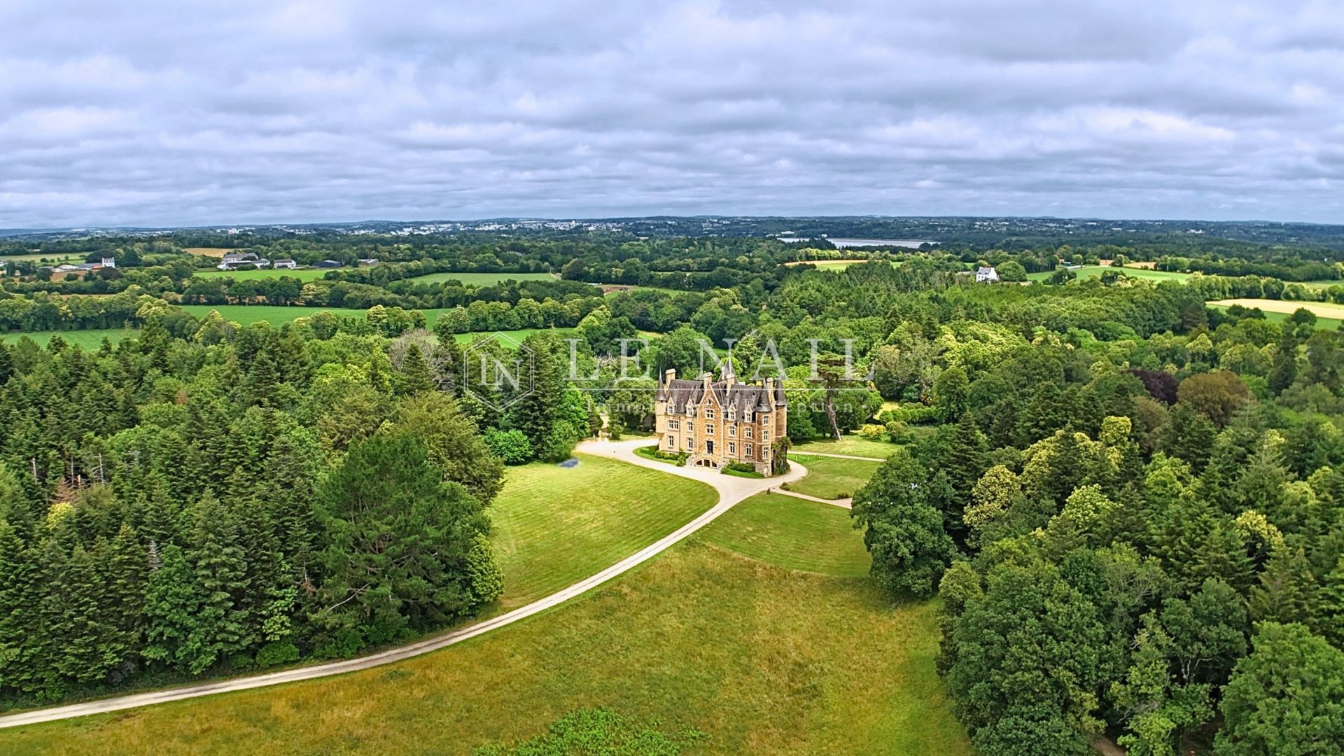 château 20 pièces en vente à QUIMPER (29000)