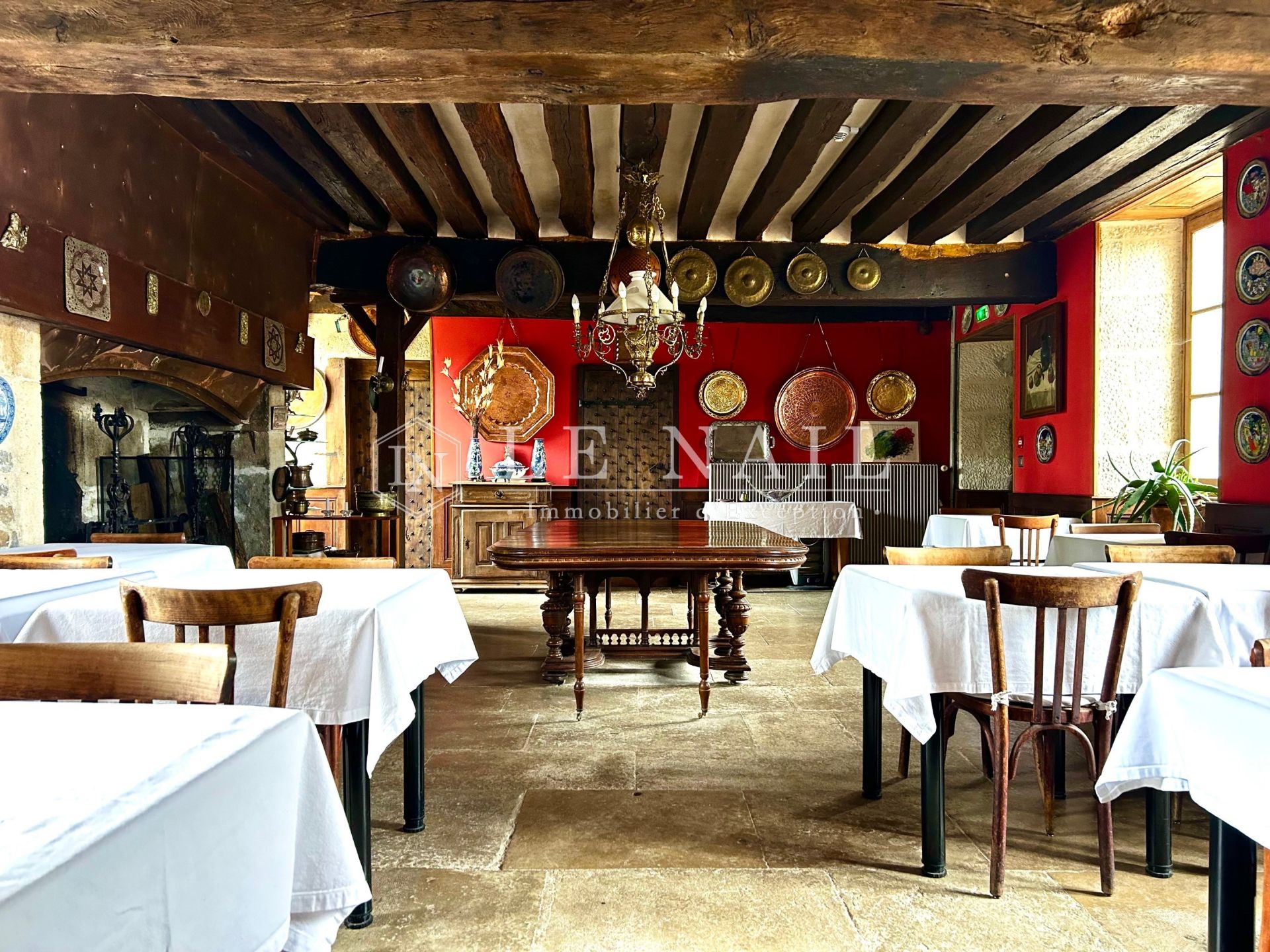 castle 36 rooms for sale on AVALLON (89200)