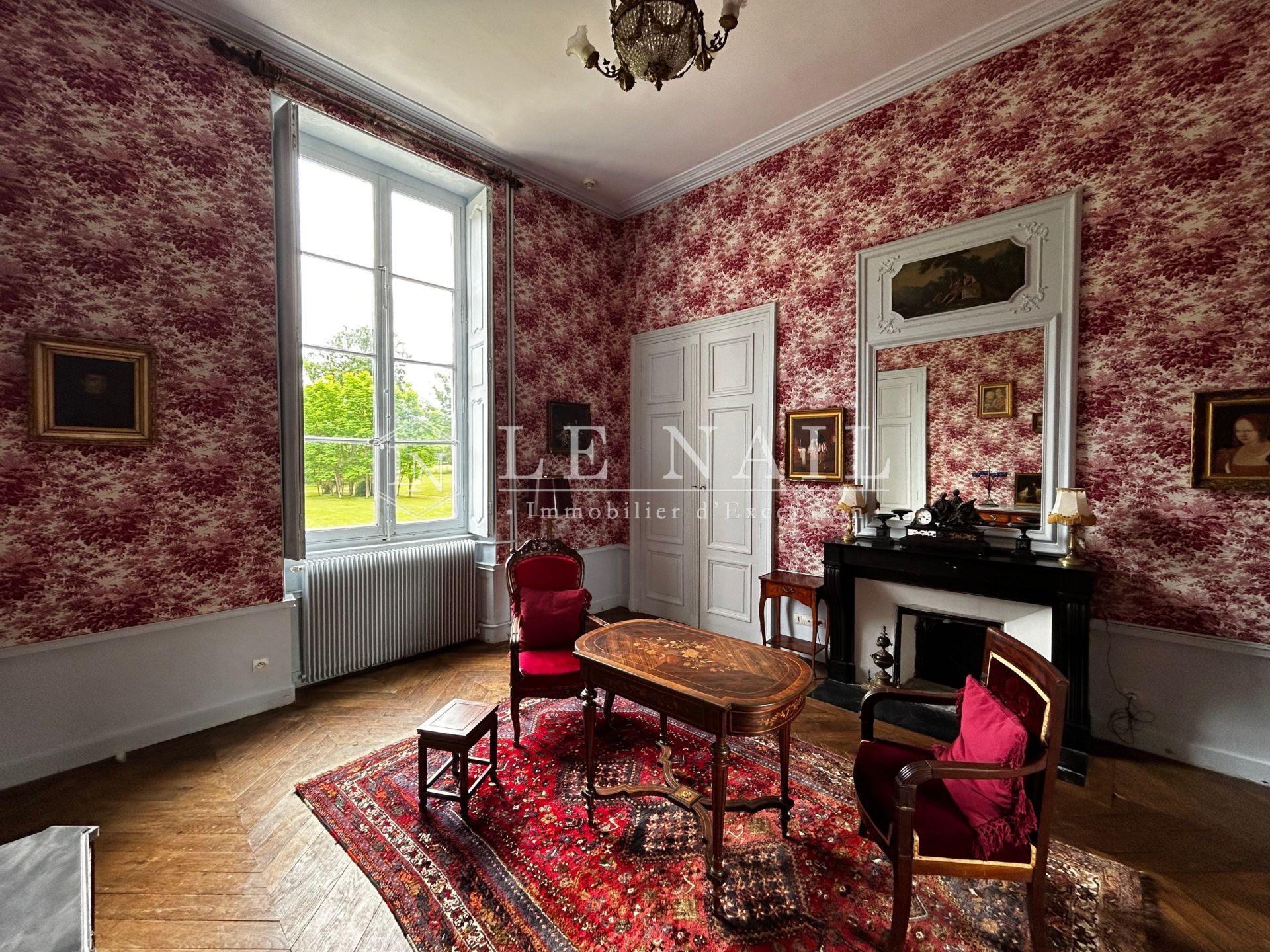 castle 36 rooms for sale on AVALLON (89200)
