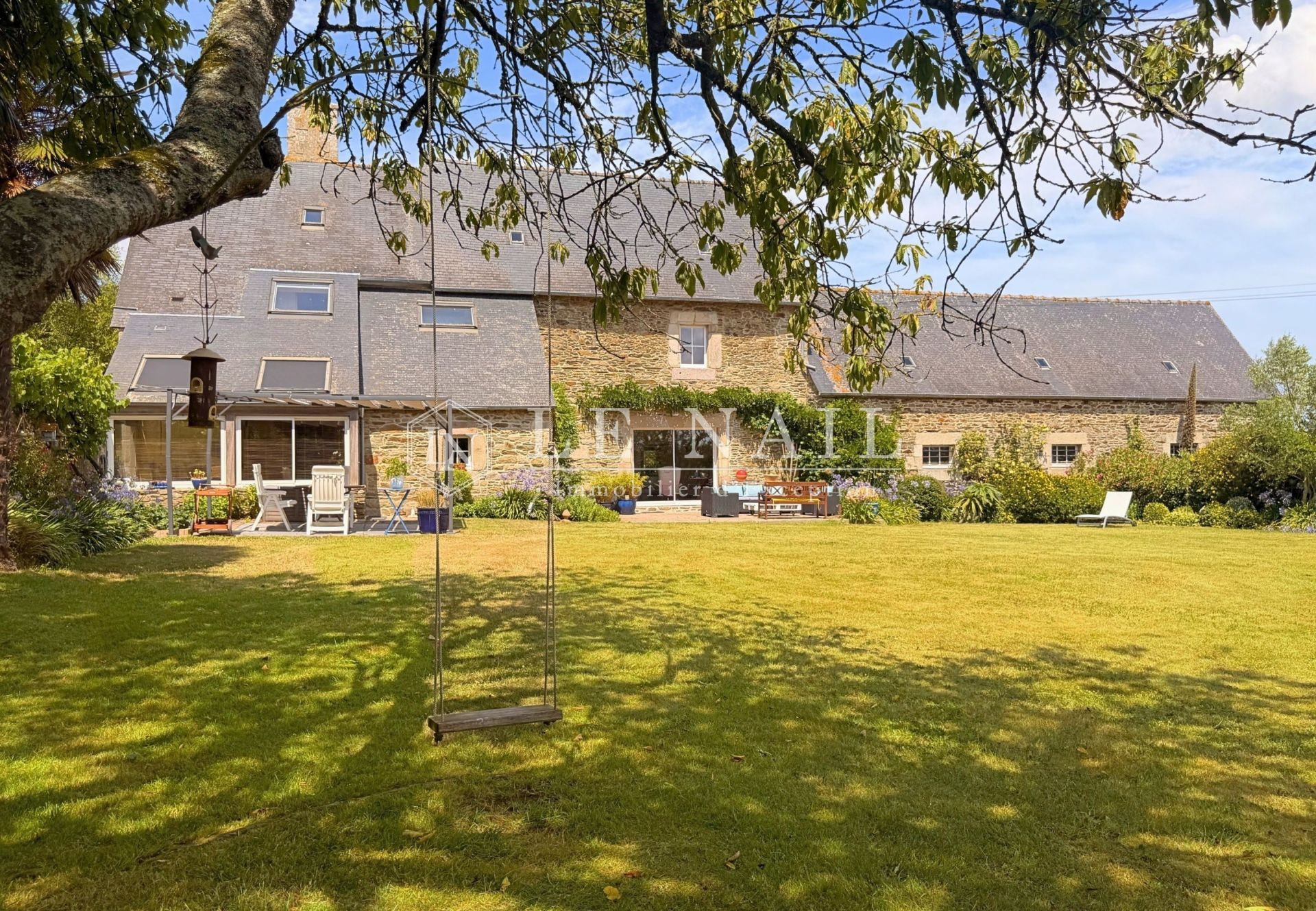 manoir 11 pièces en vente à TREGUIER (22220)