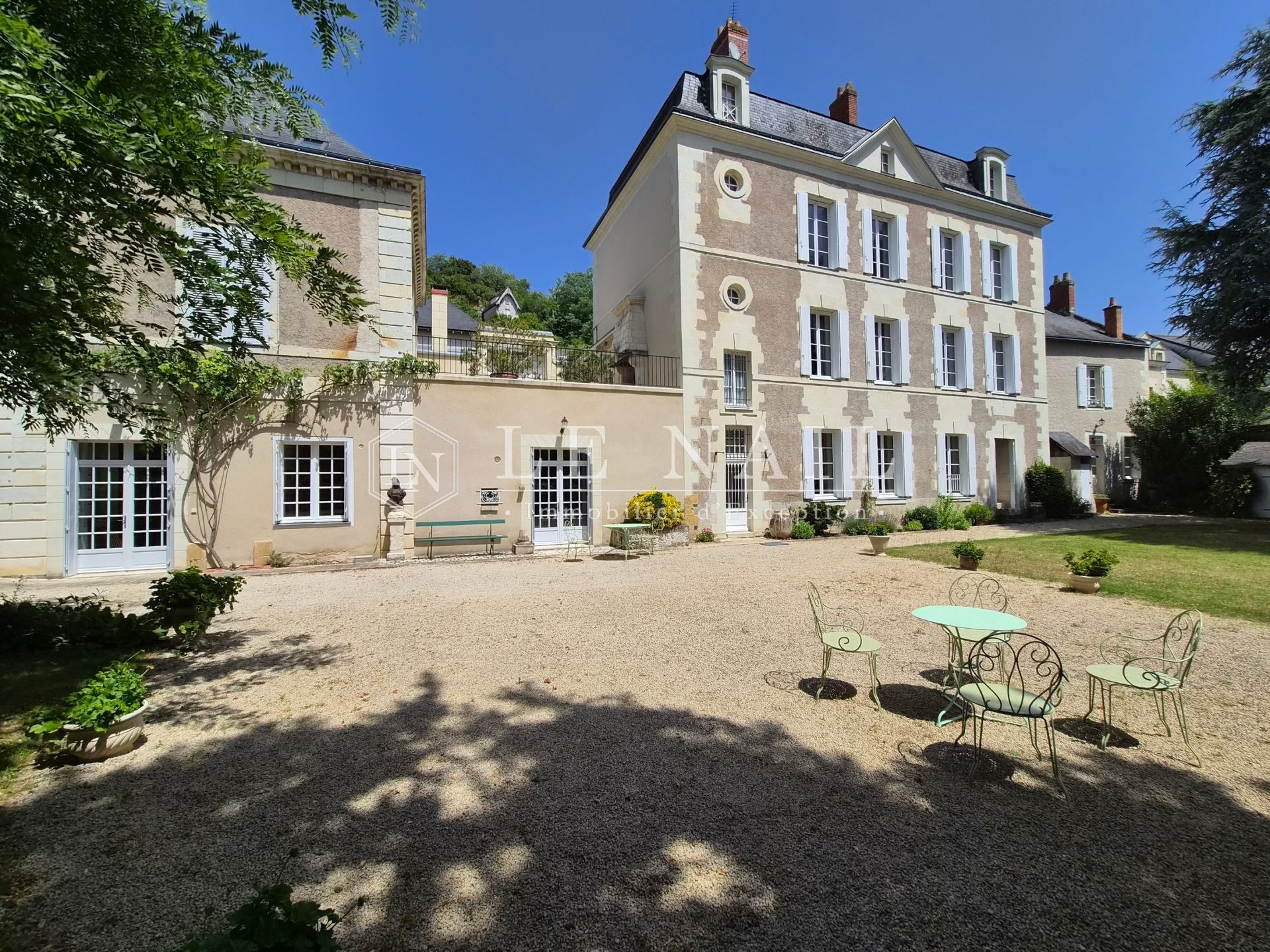 maison de ville 15 pièces en vente à CHINON (37500)