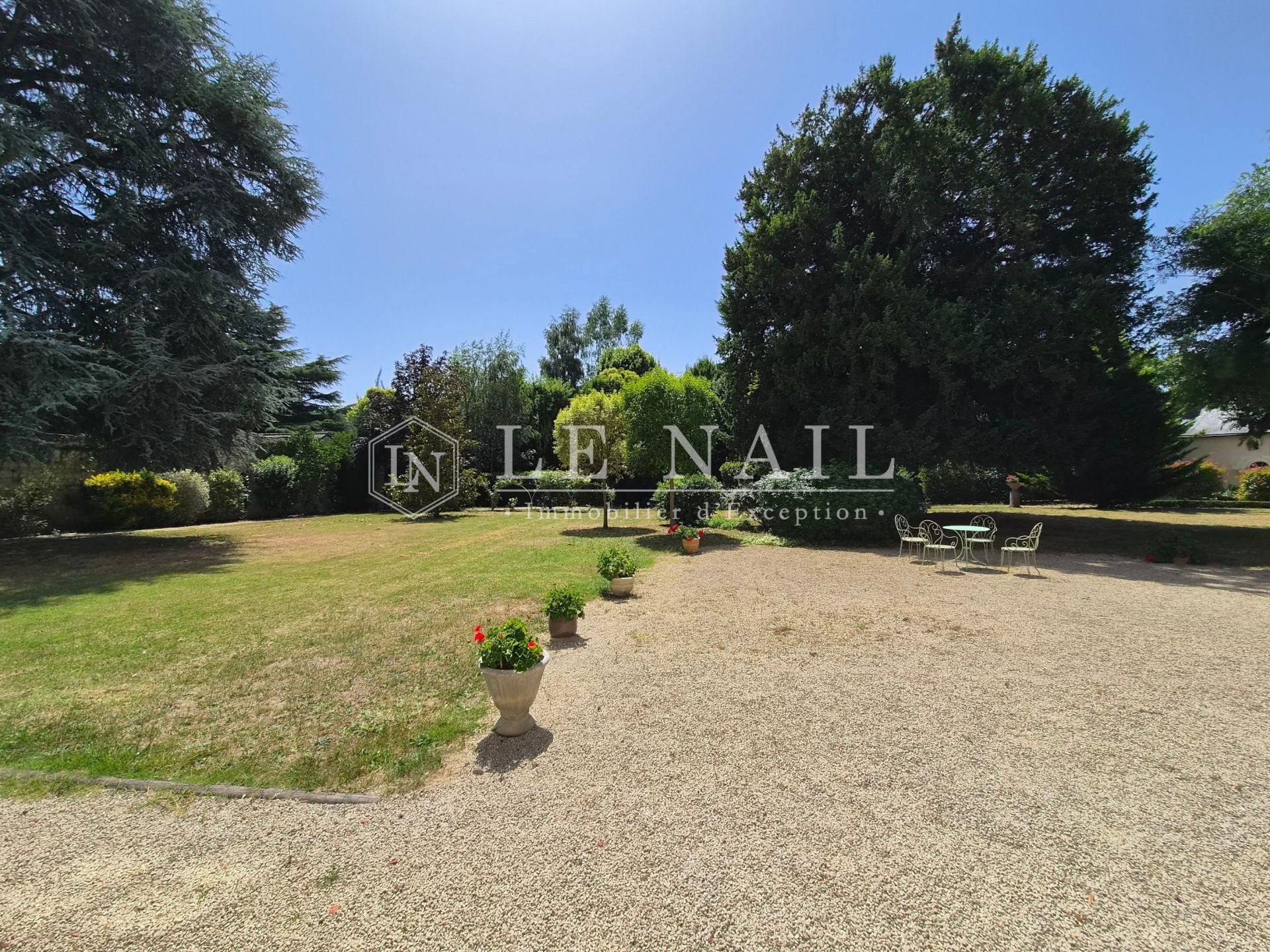 maison de ville 15 pièces en vente à CHINON (37500)