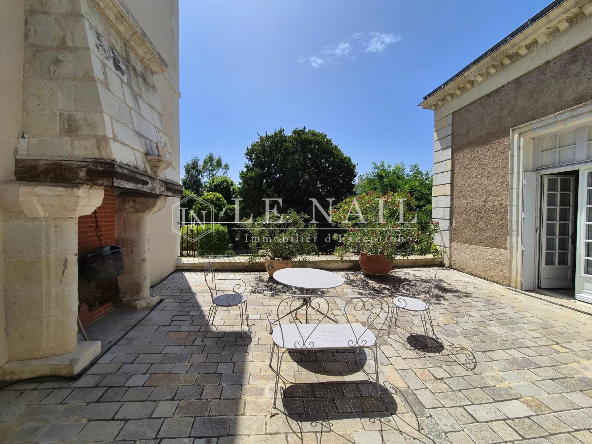 maison de ville 15 pièces en vente à CHINON (37500)
