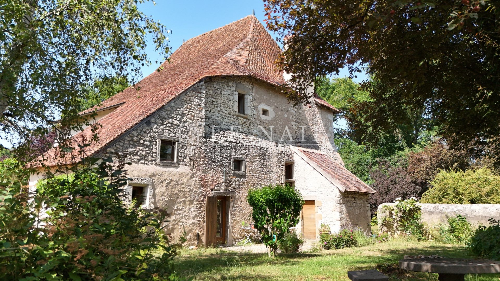 maison bourgeoise 7 pièces en vente à MOULINS (03000)