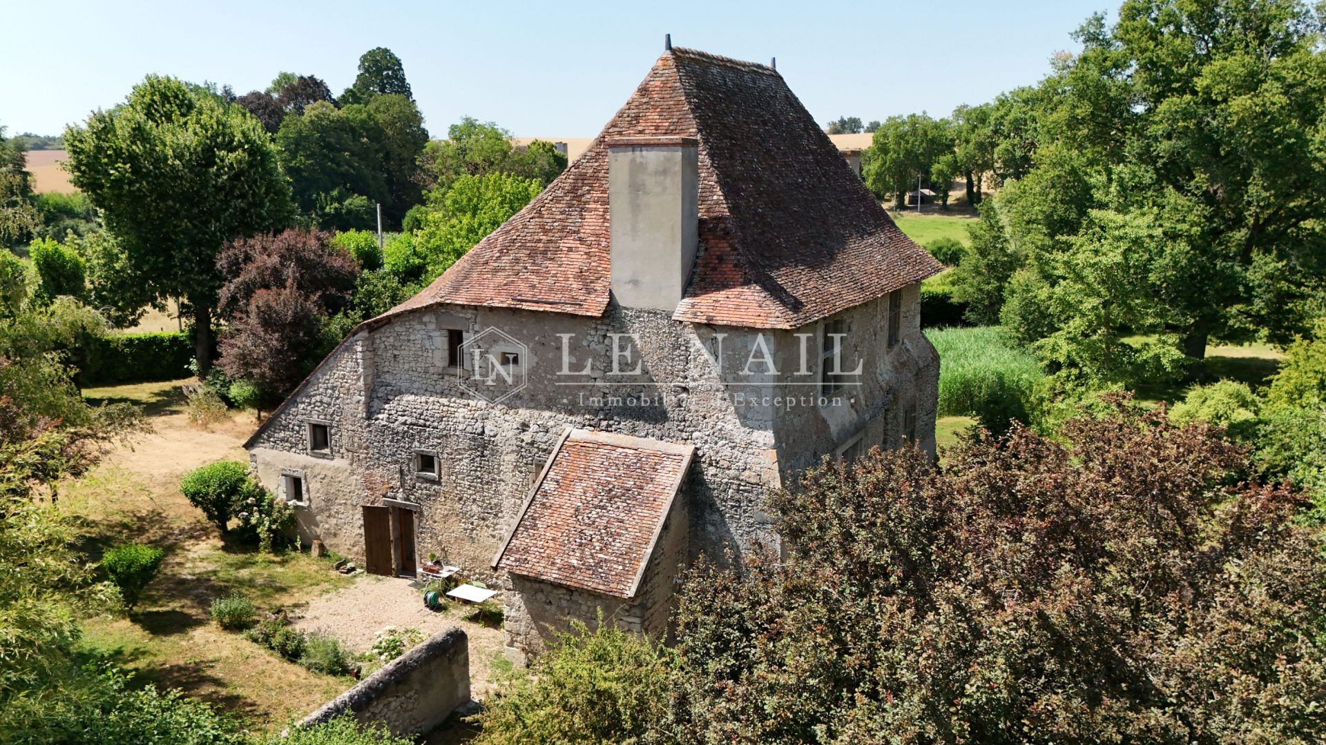 maison bourgeoise 7 pièces en vente à MOULINS (03000)