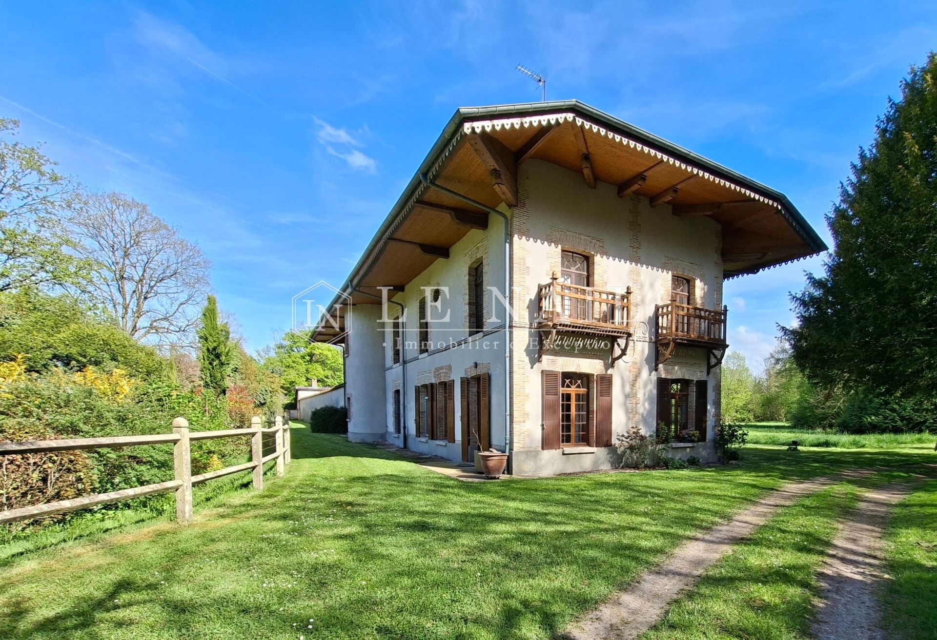 house 10 rooms for sale on MERY SUR SEINE (10170)