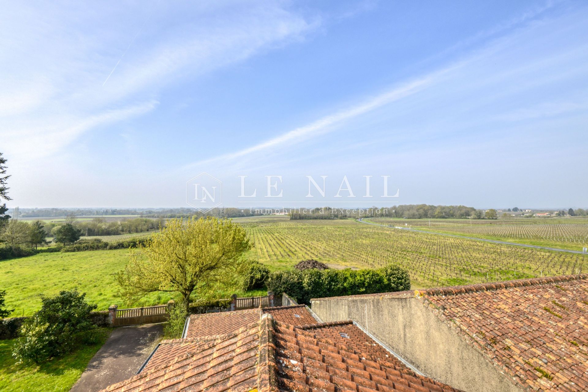 property 12 rooms for sale on VALLET (44330)