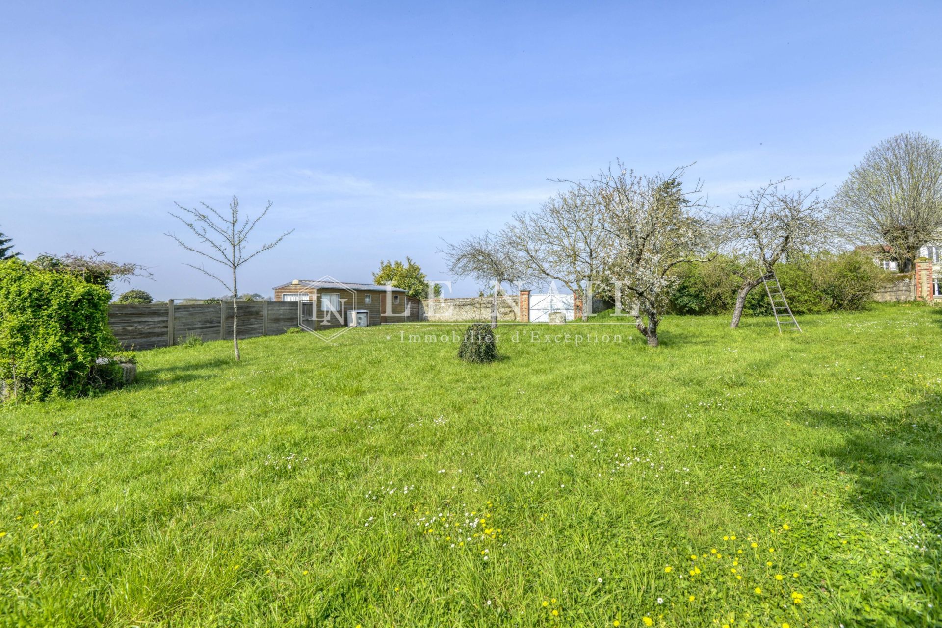 property 12 rooms for sale on VALLET (44330)