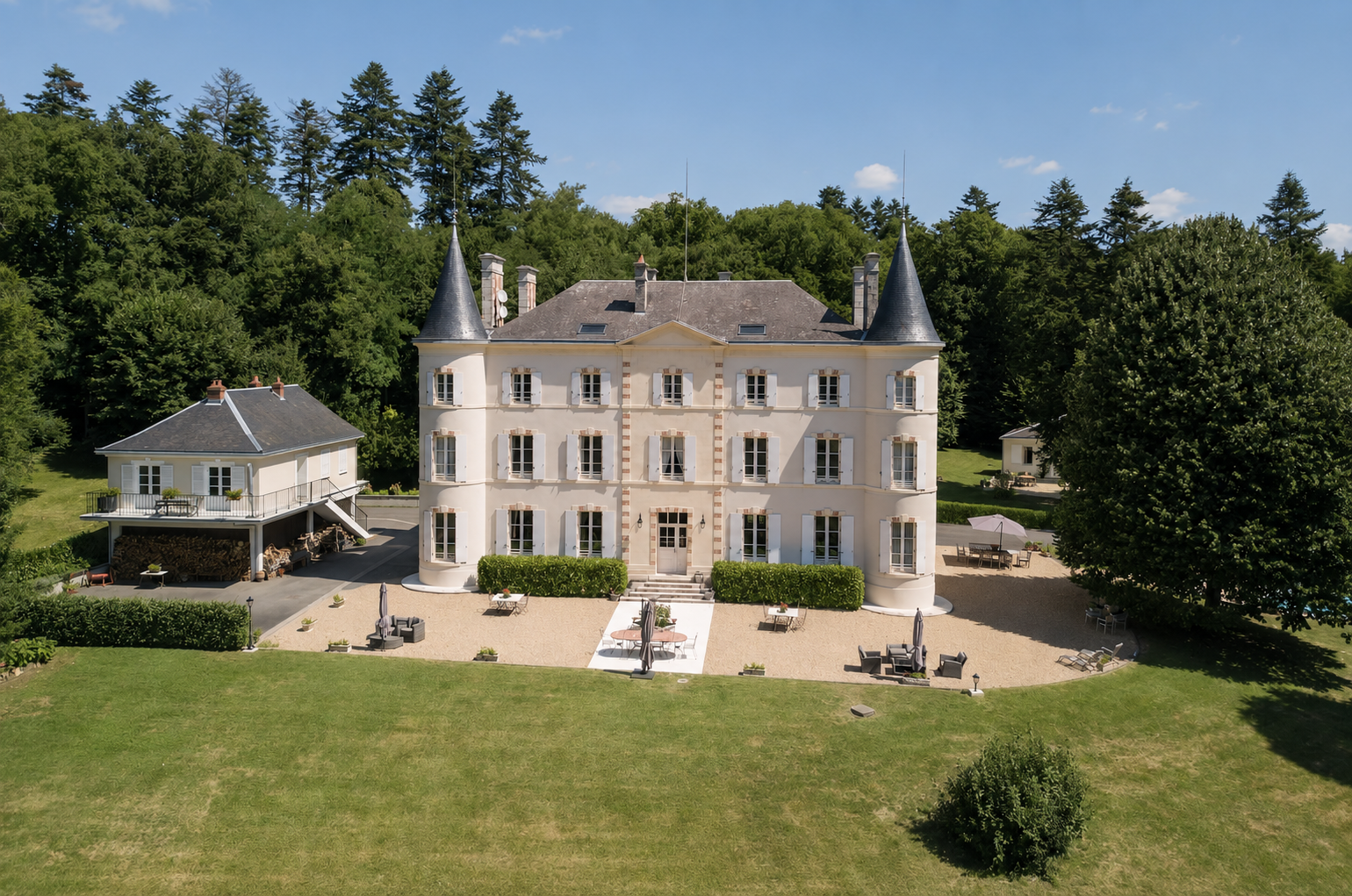 castle 13 rooms for sale on VIERZON (18100)