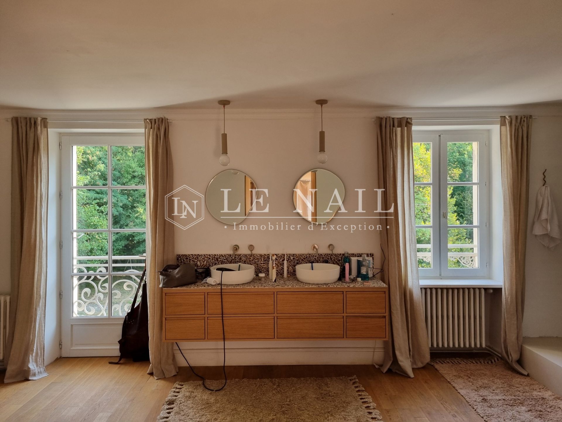 castle 13 rooms for sale on VIERZON (18100)