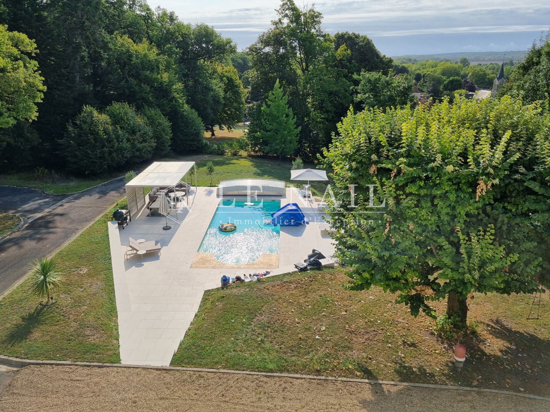 castle 13 rooms for sale on VIERZON (18100)
