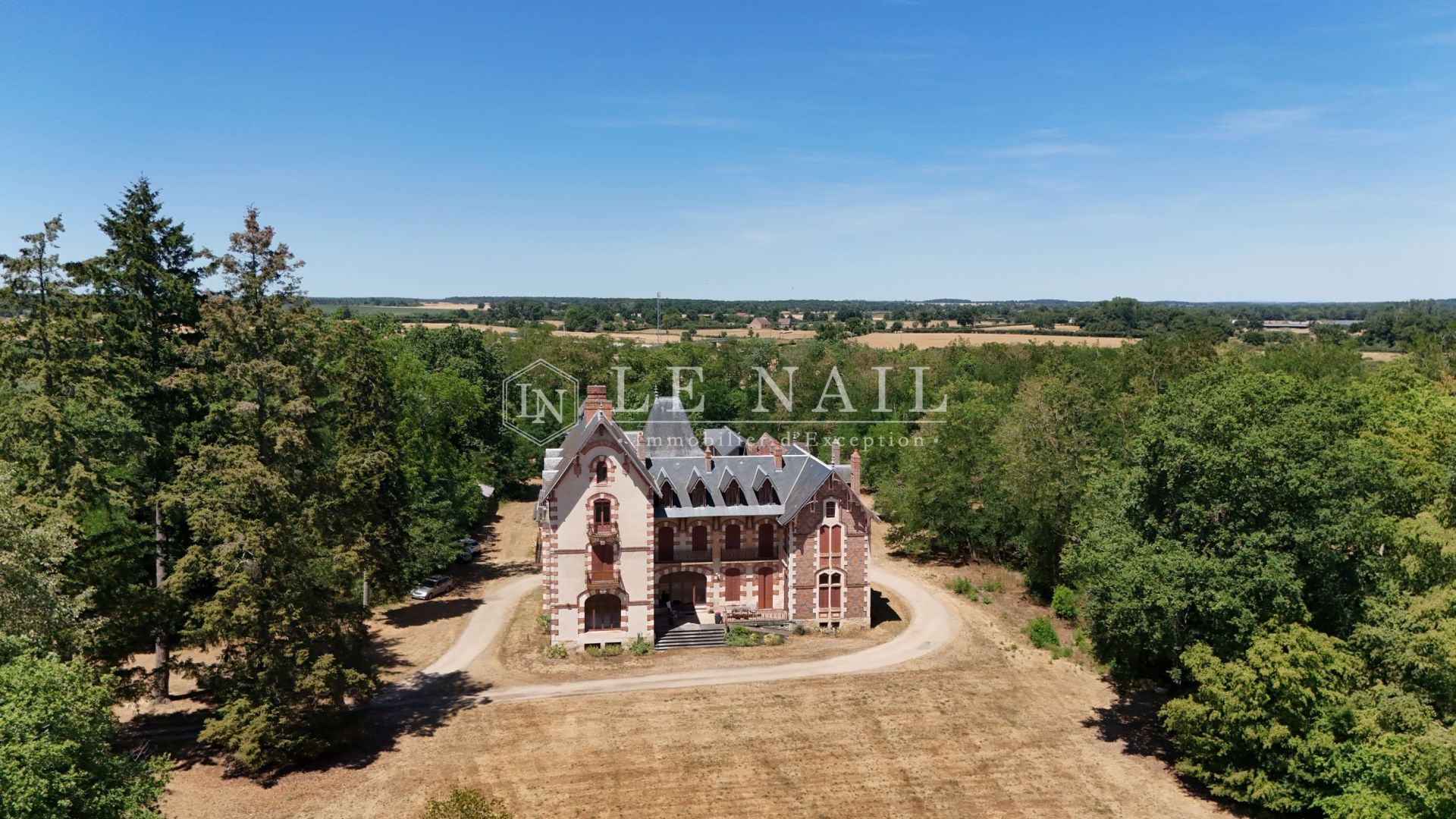 château 22 pièces en vente à MOULINS (03000)