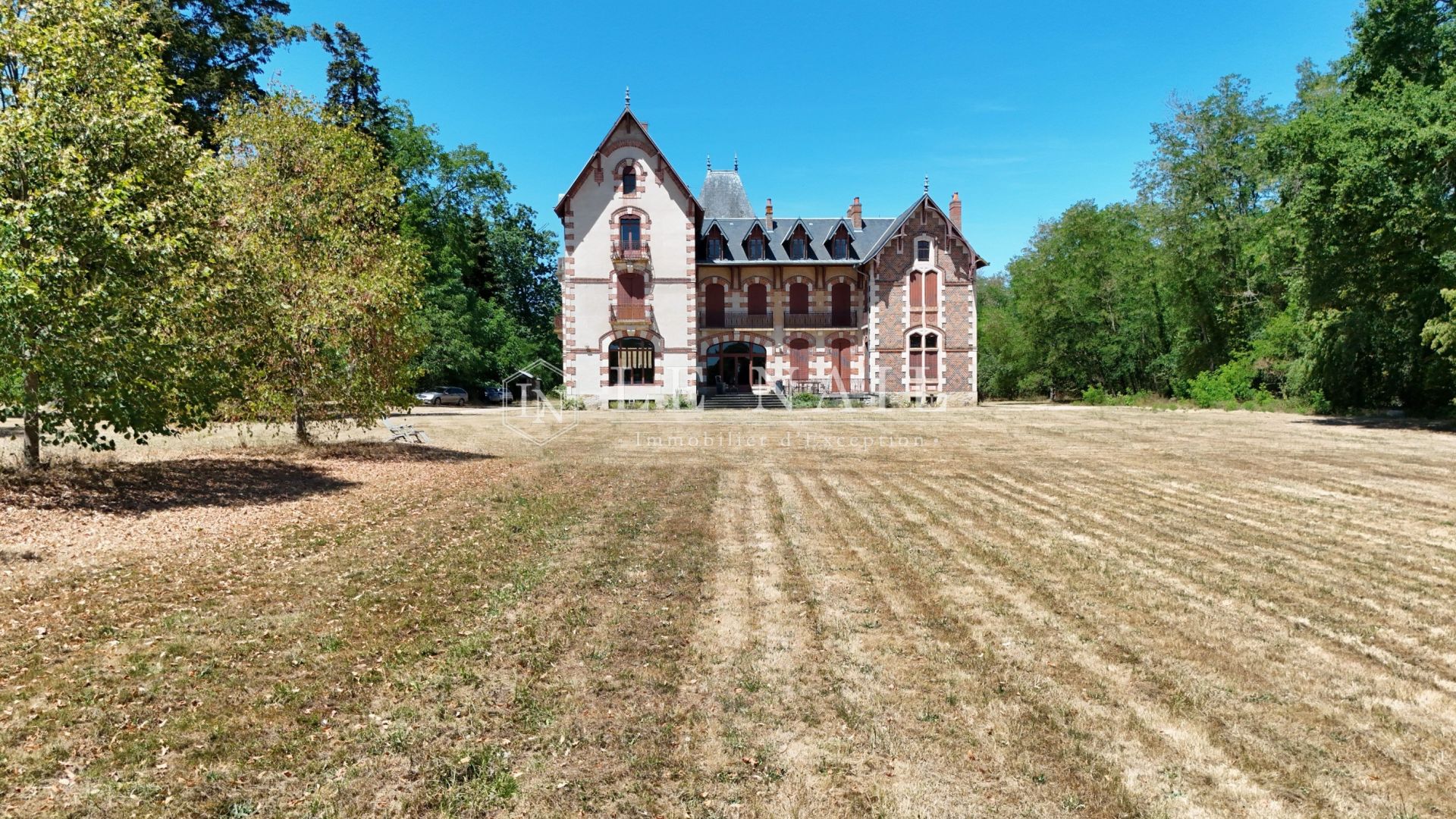 château 22 pièces en vente à MOULINS (03000)