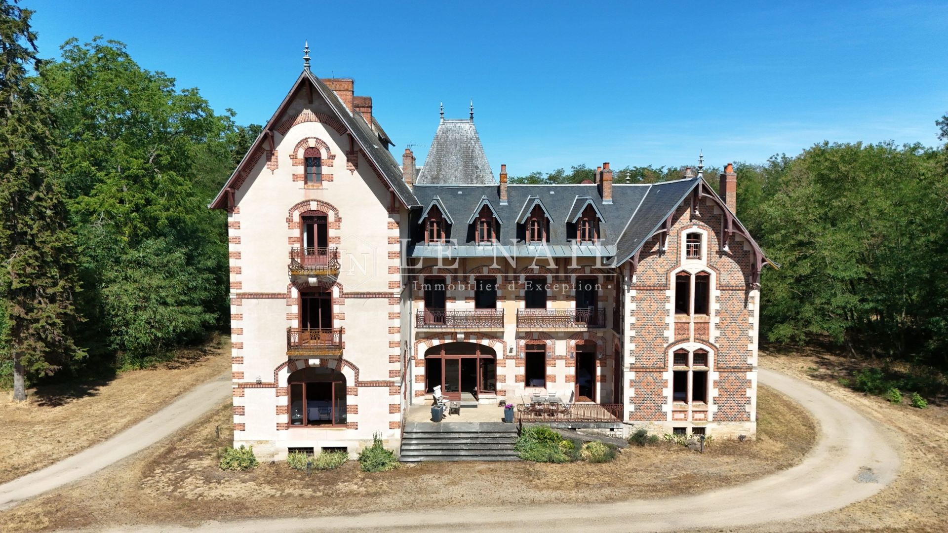 château 22 pièces en vente à MOULINS (03000)