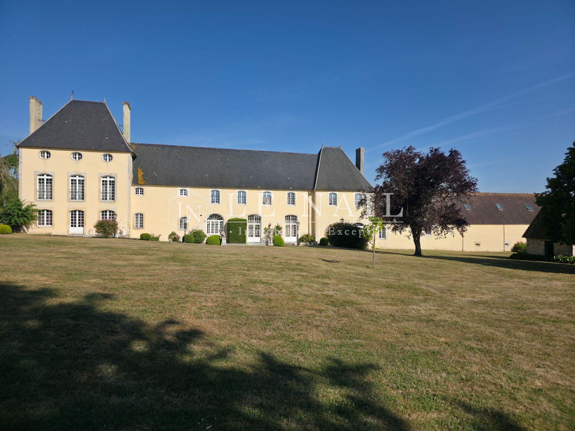 manoir 30 pièces en vente à FALAISE (14700)