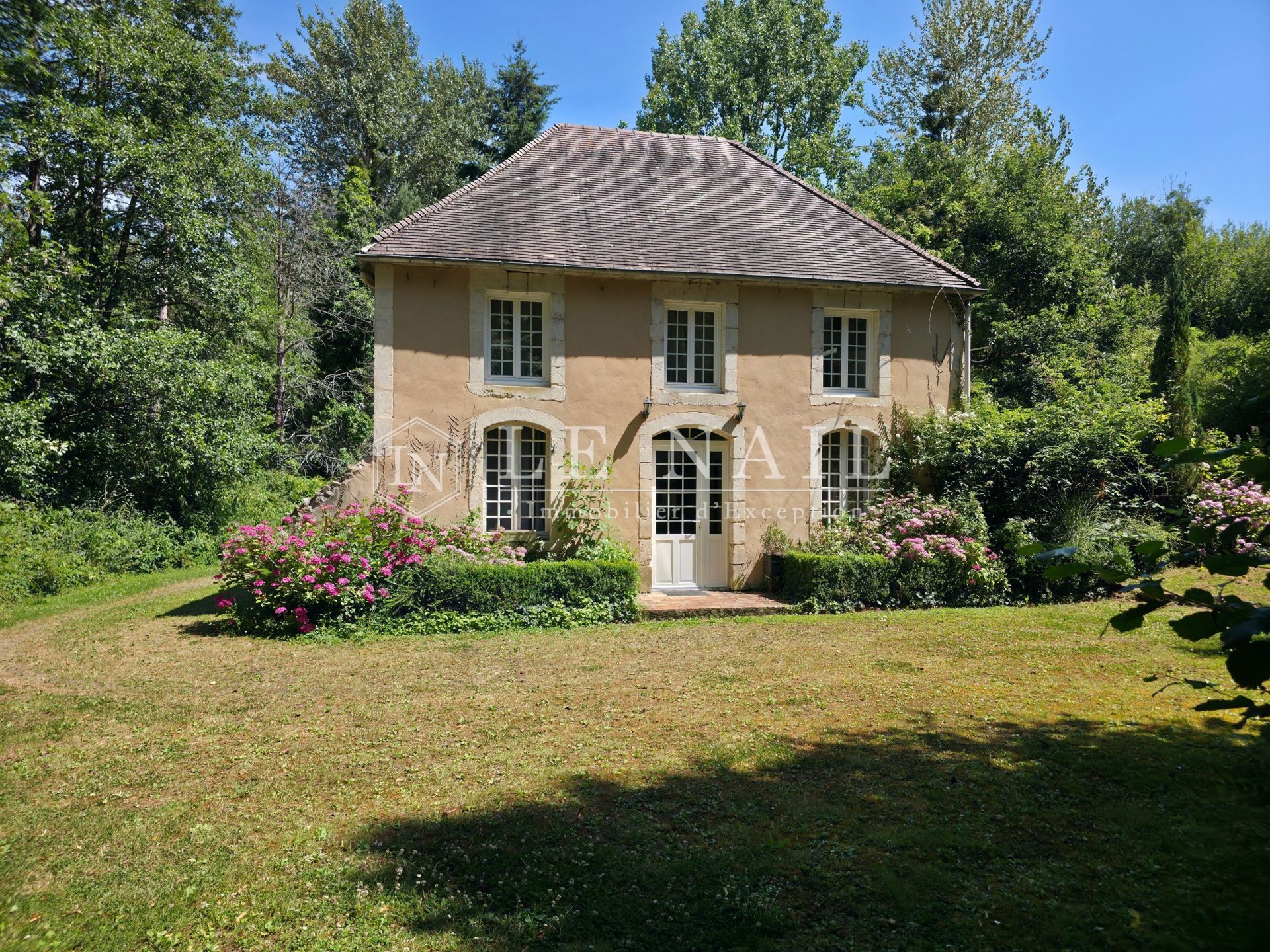manoir 30 pièces en vente à FALAISE (14700)