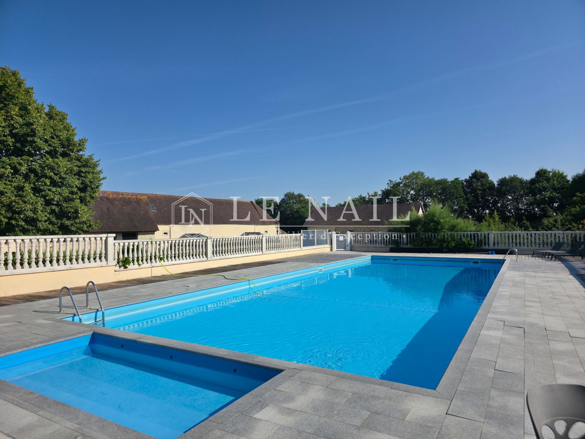manoir 30 pièces en vente à FALAISE (14700)