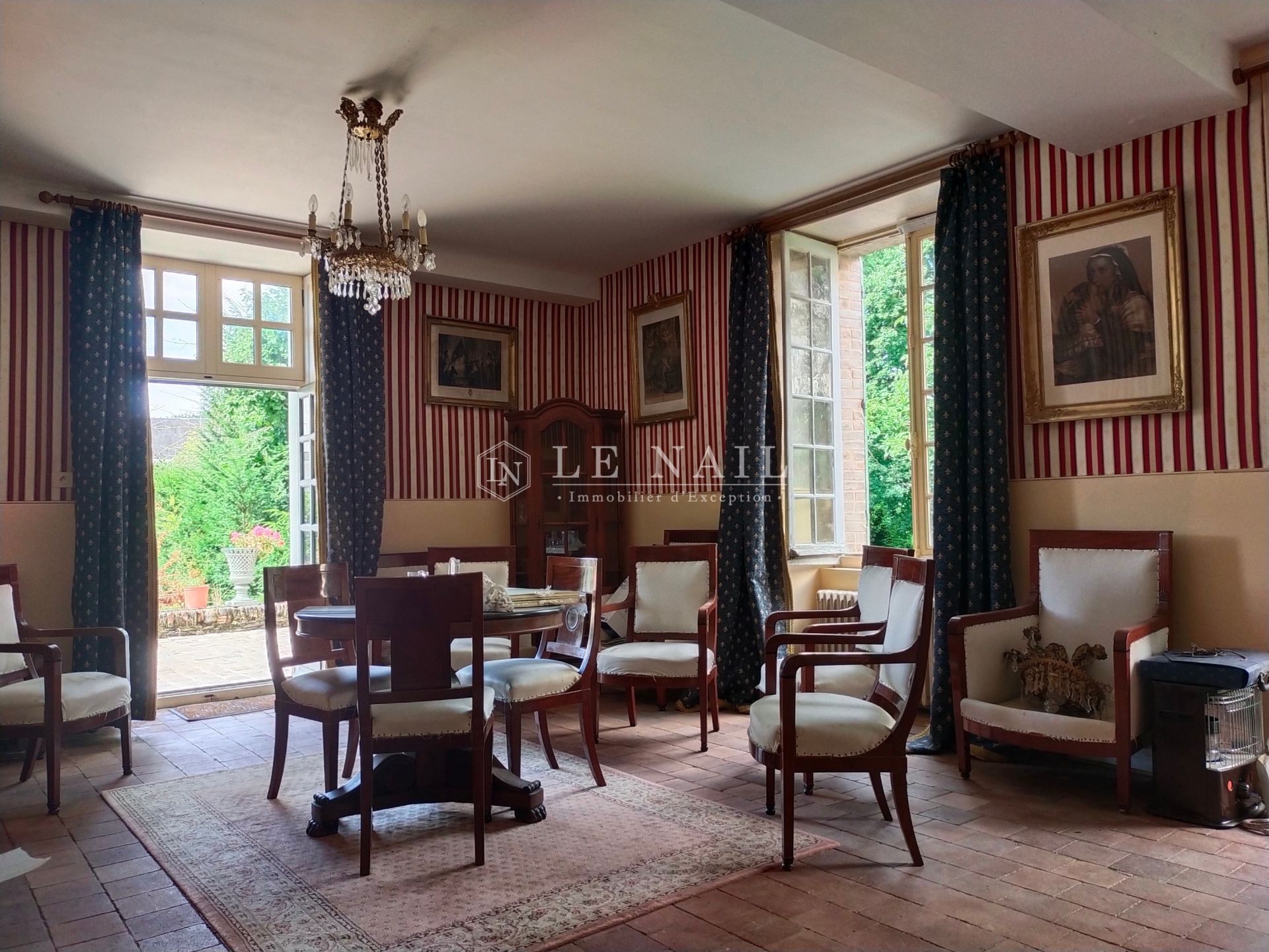mansion (hôtel particulier) 17 rooms for sale on CANDE (49440)