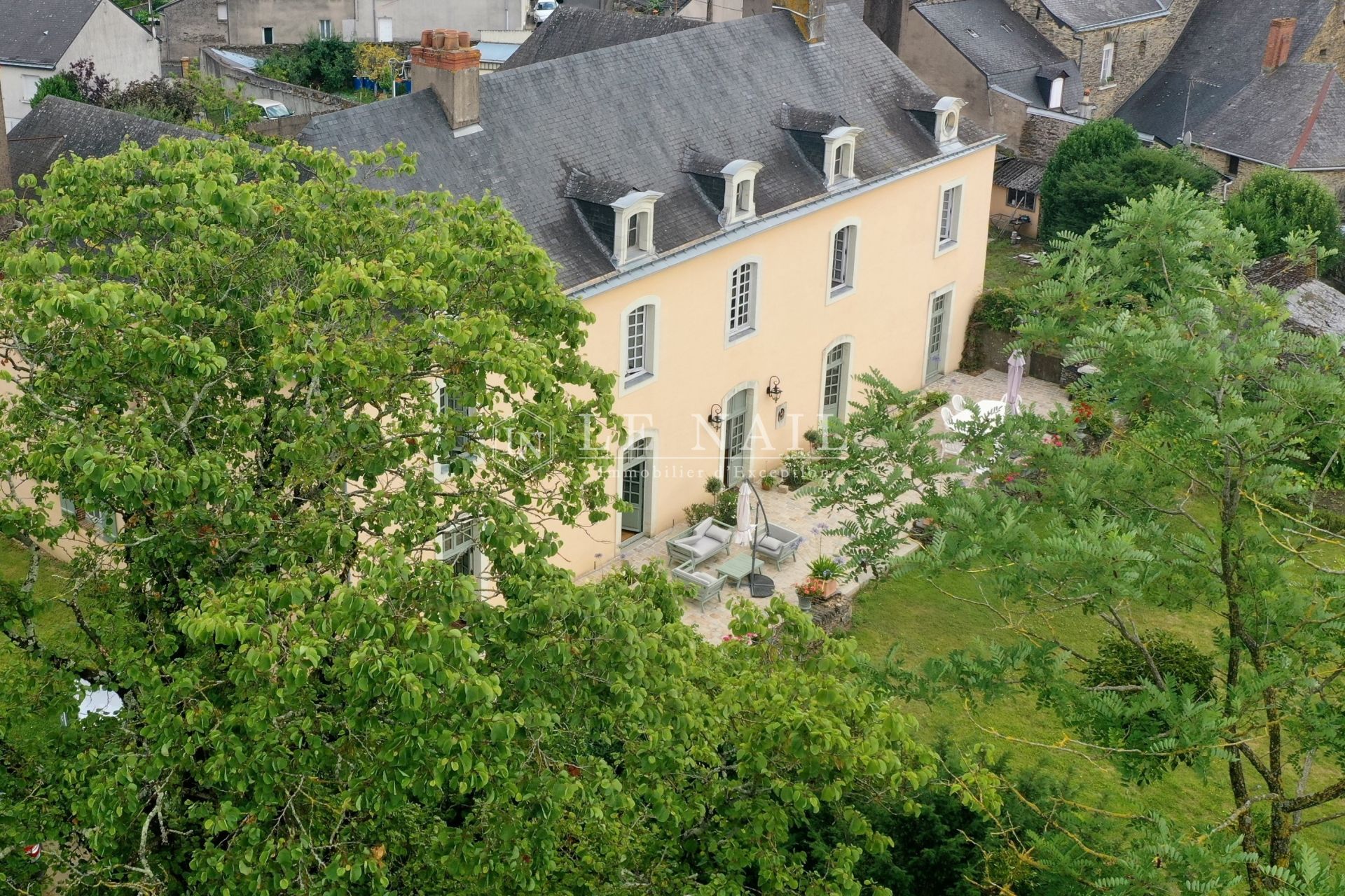 mansion (hôtel particulier) 17 rooms for sale on CANDE (49440)