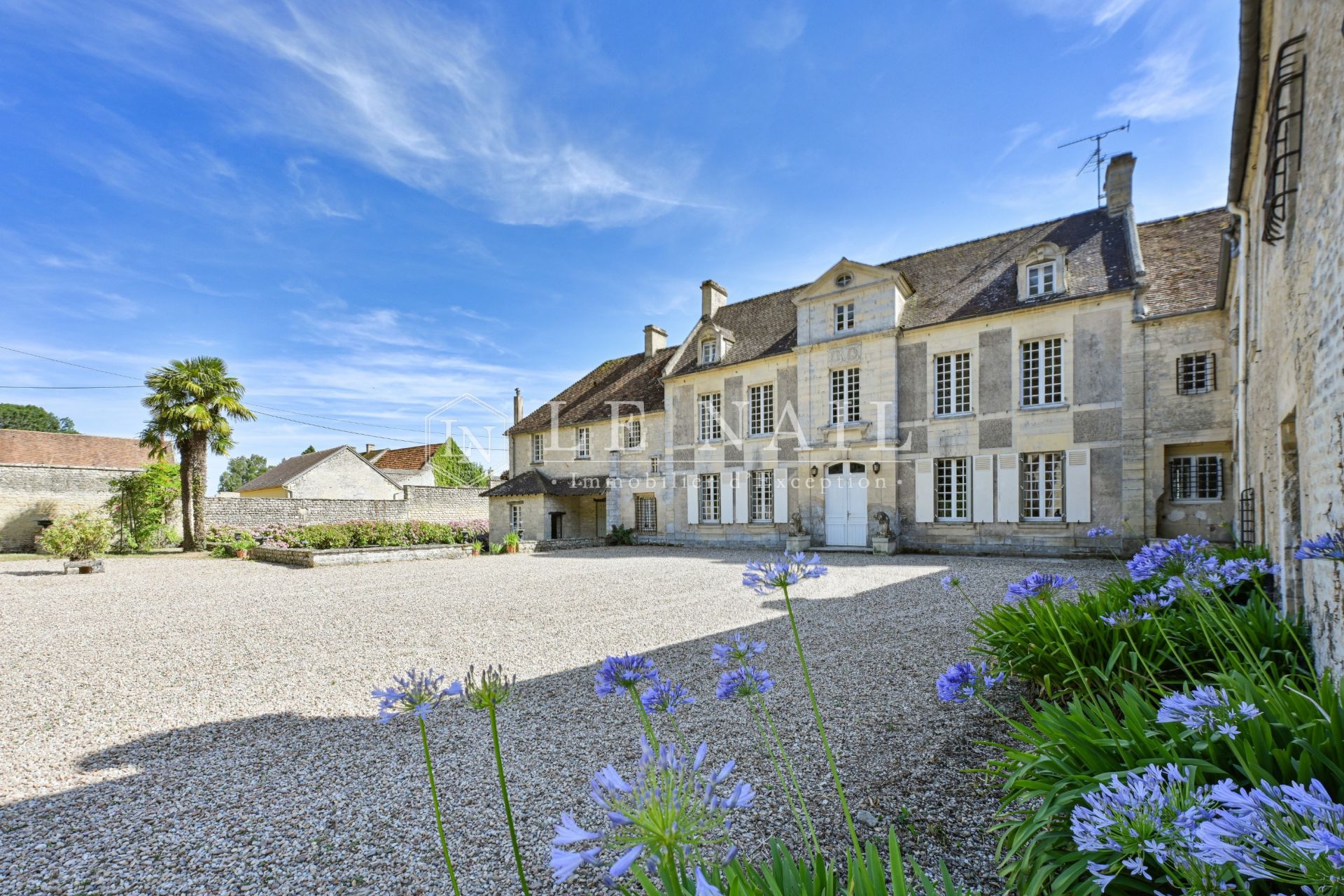 property 20 rooms for sale on CAEN (14000)