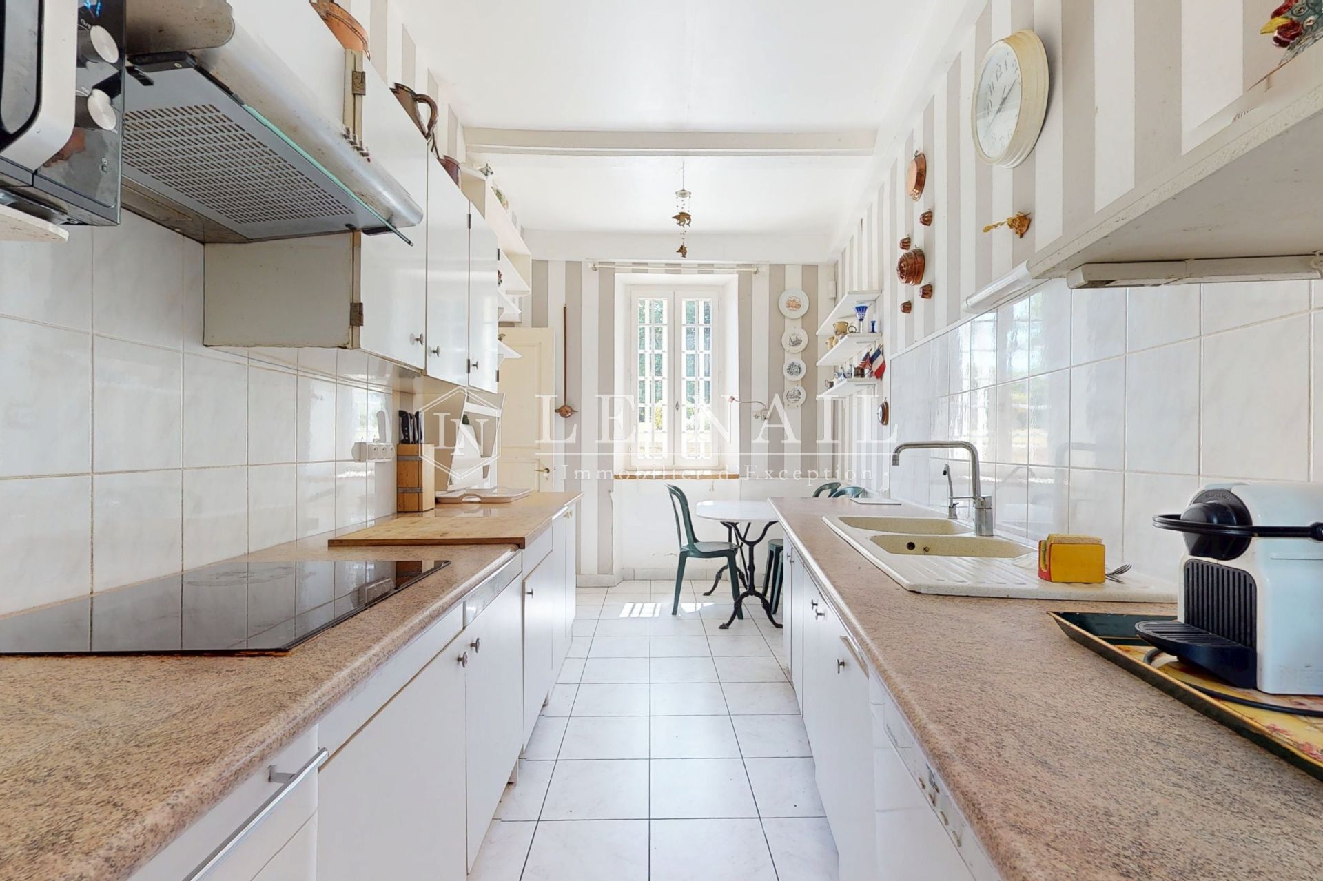 property 20 rooms for sale on CAEN (14000)