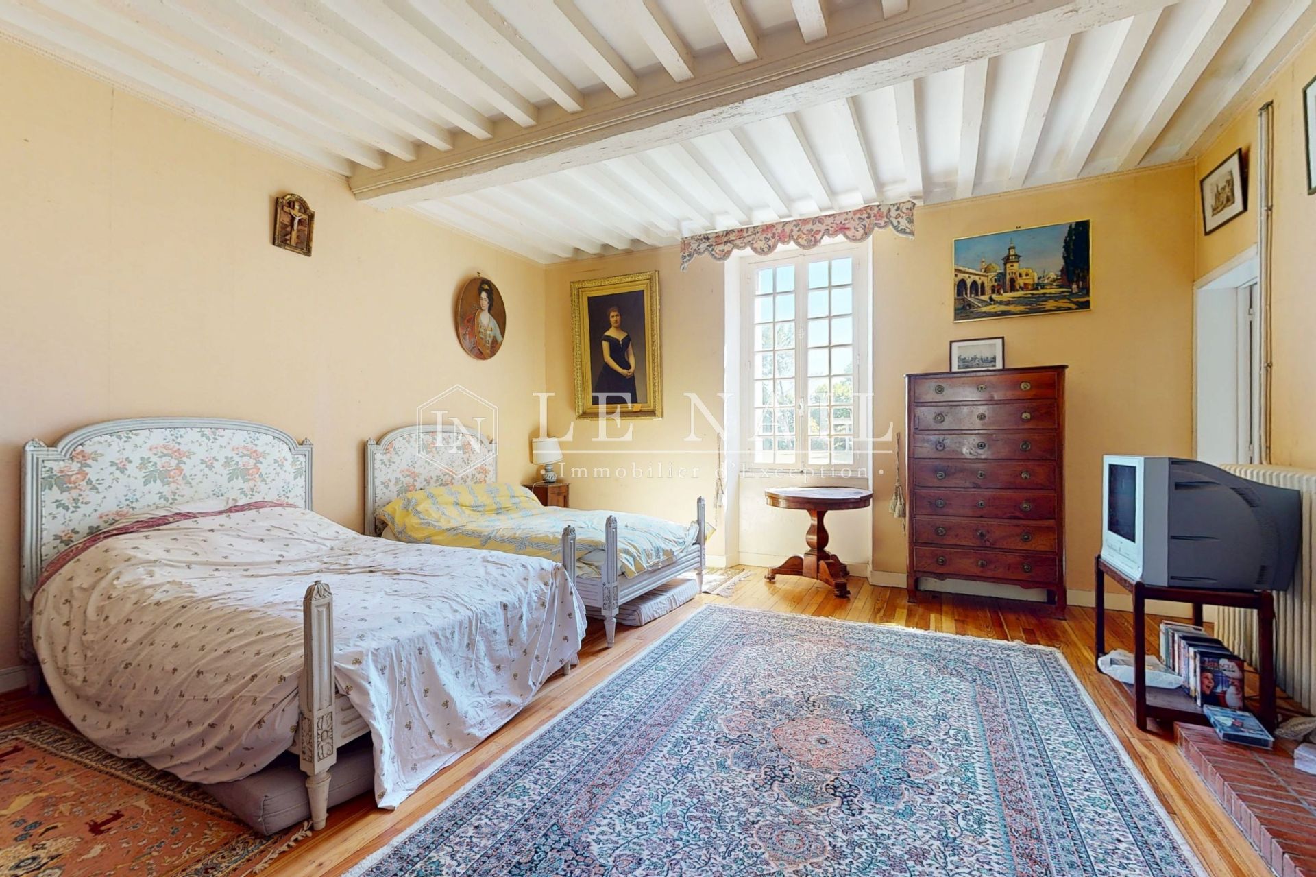 property 20 rooms for sale on CAEN (14000)