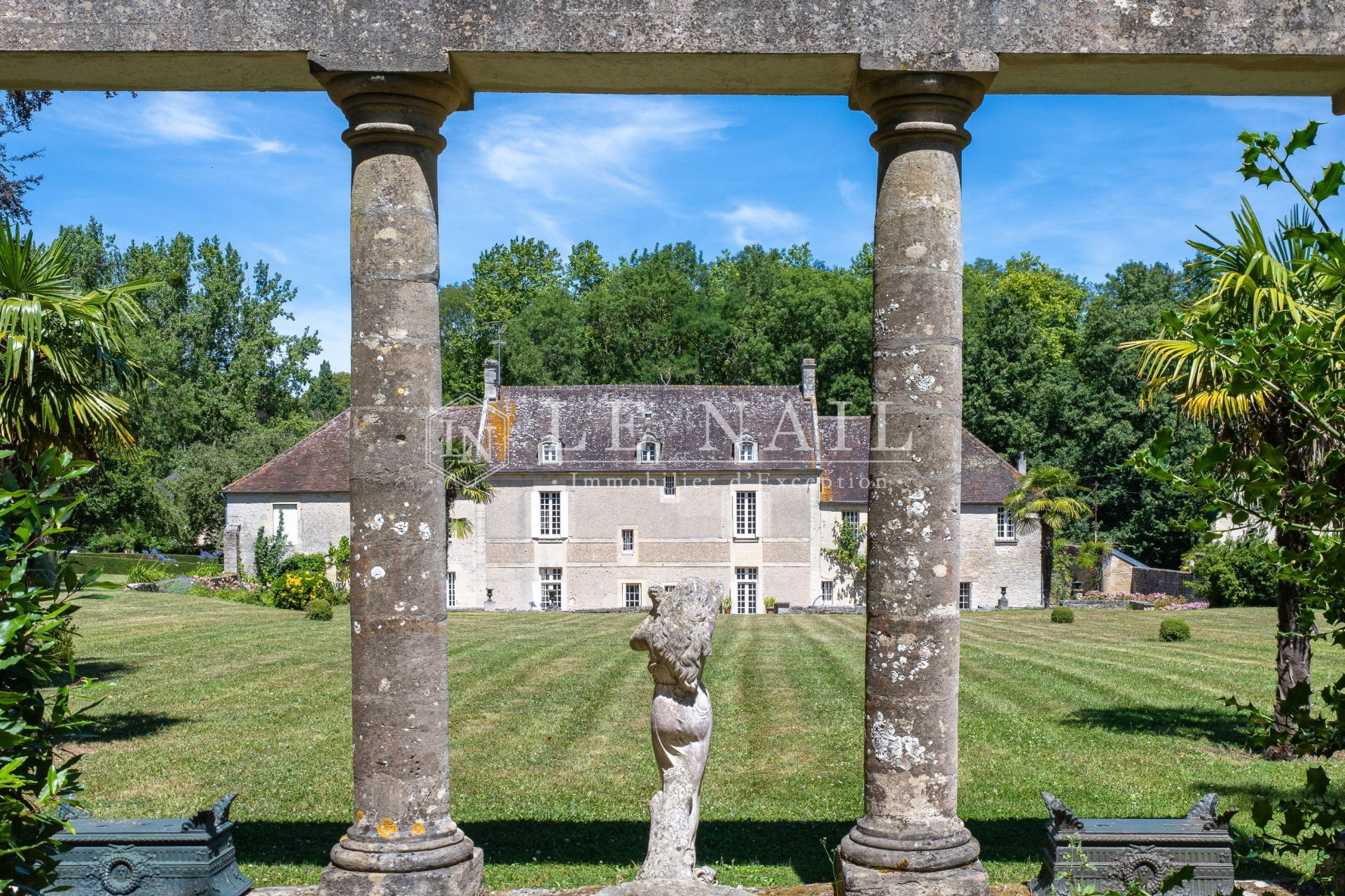 property 20 rooms for sale on CAEN (14000)