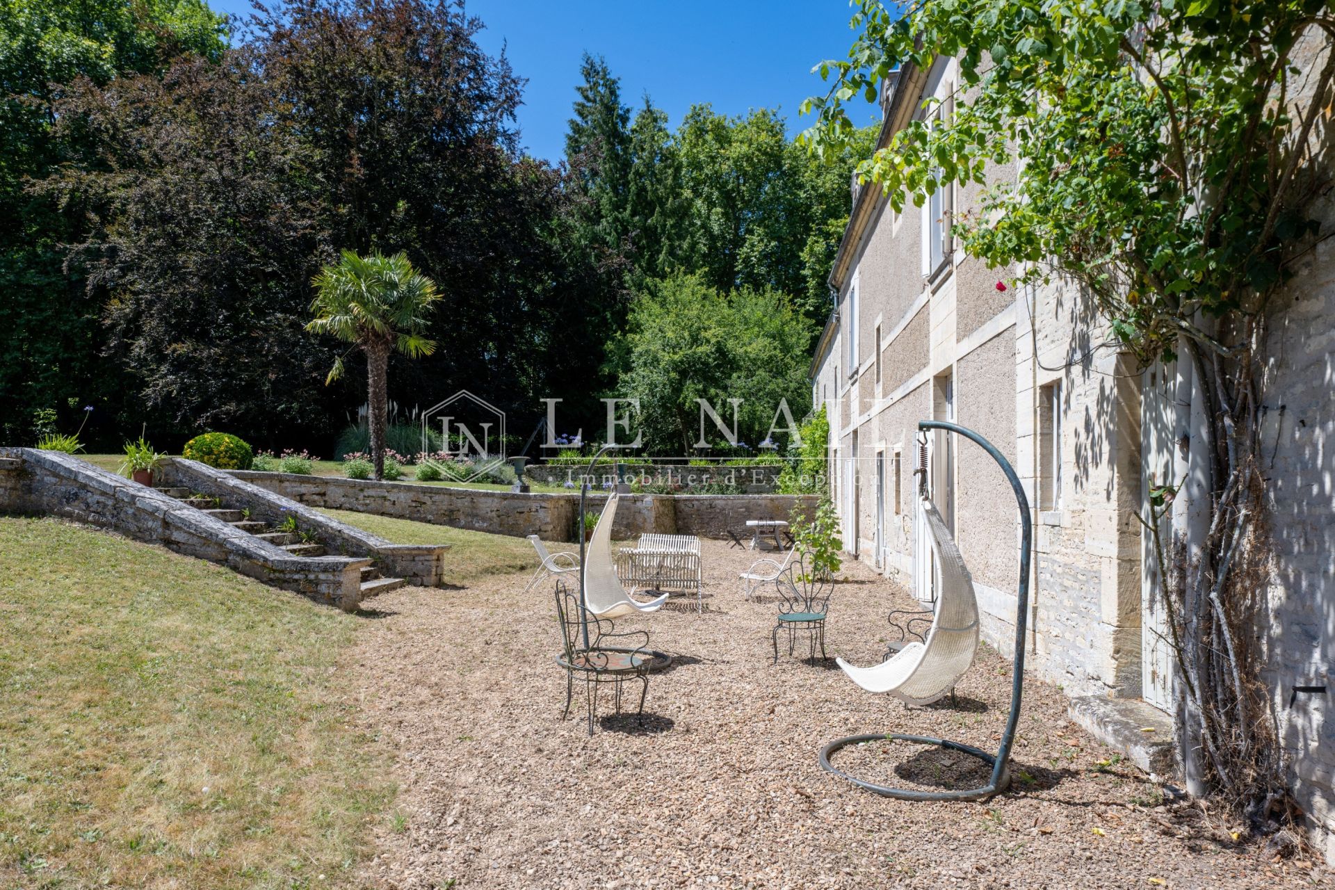 property 20 rooms for sale on CAEN (14000)