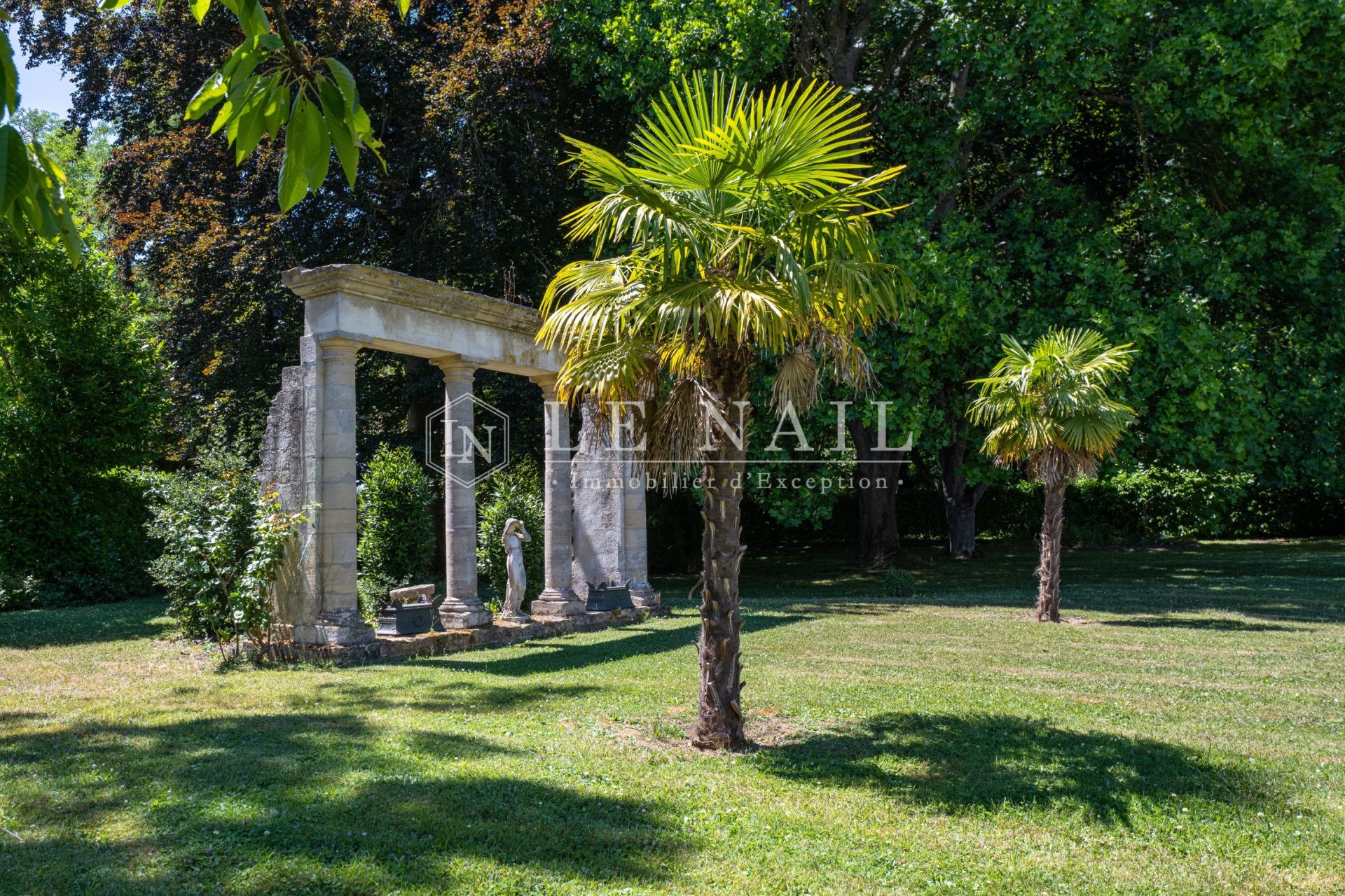 property 20 rooms for sale on CAEN (14000)