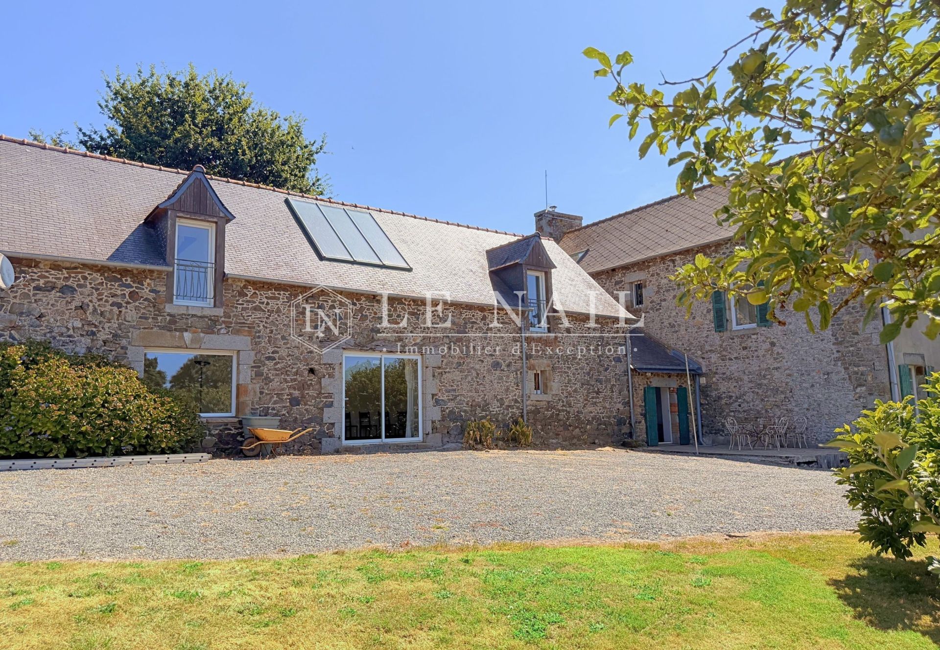 maison 9 pièces en vente à LANVOLLON (22290)