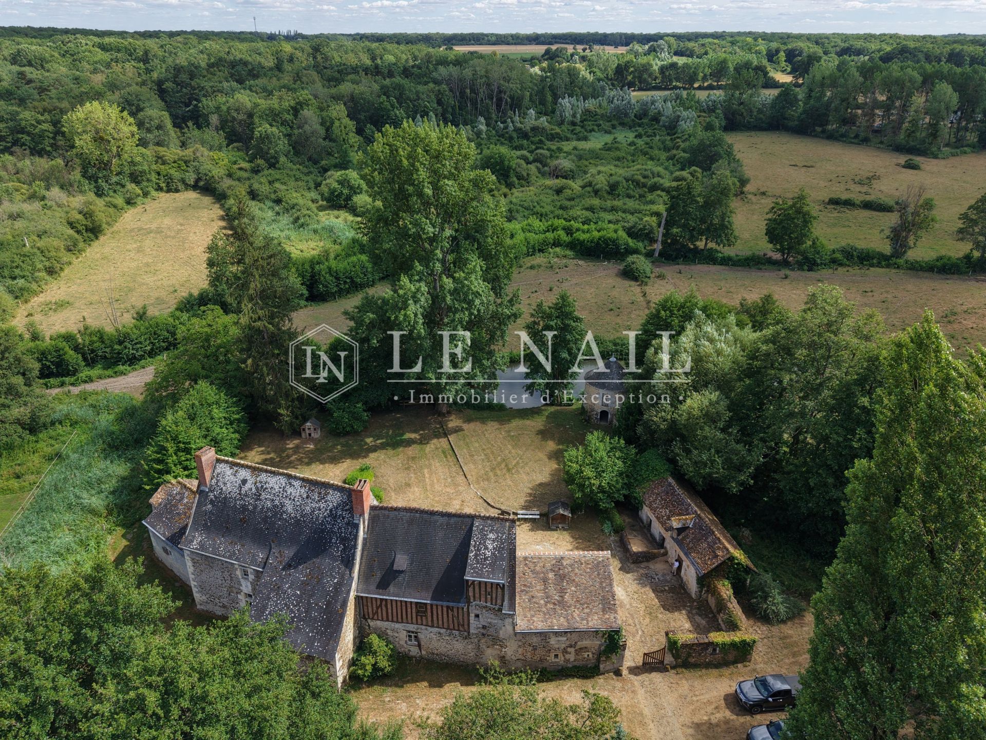 house 6 rooms for sale on LANGEAIS (37130)