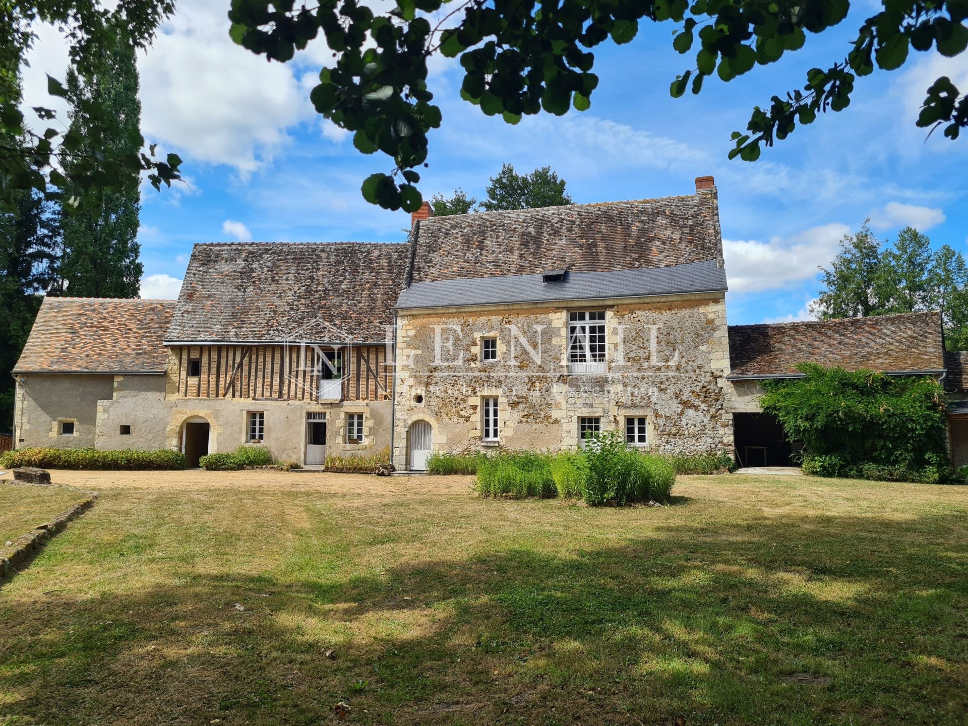 house 6 rooms for sale on LANGEAIS (37130)