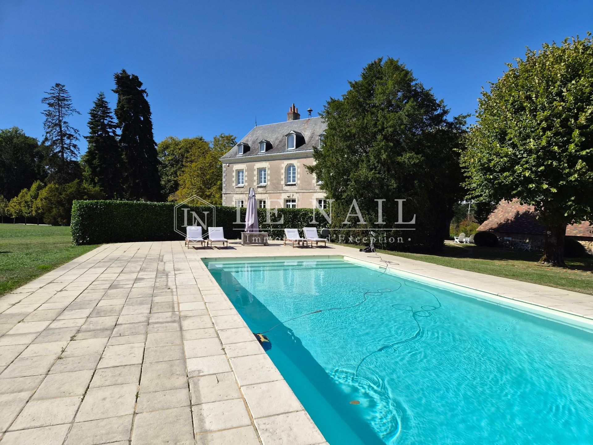 property 8 rooms for sale on TOURS (37000)