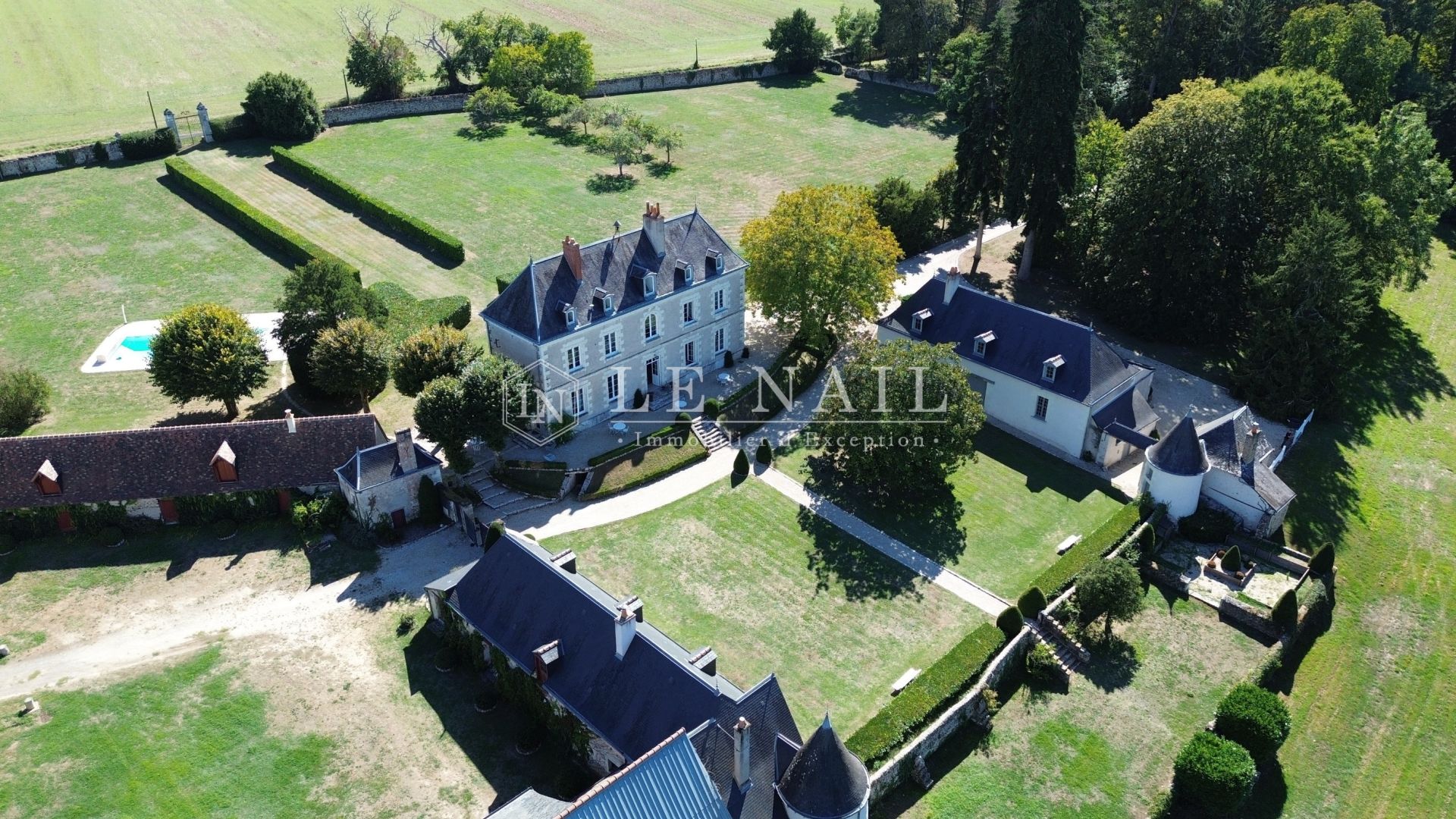 property 8 rooms for sale on TOURS (37000)