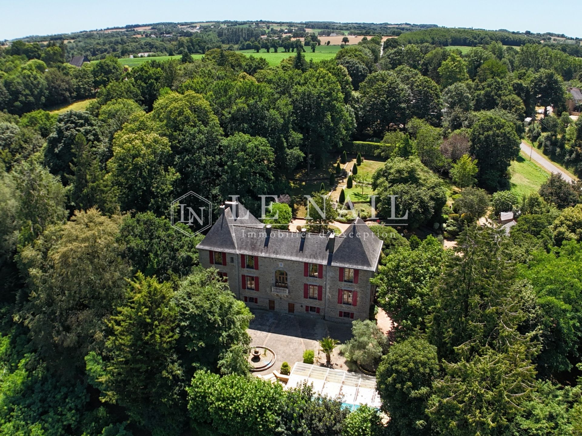 castle 9 rooms for sale on MONCONTOUR (22510)