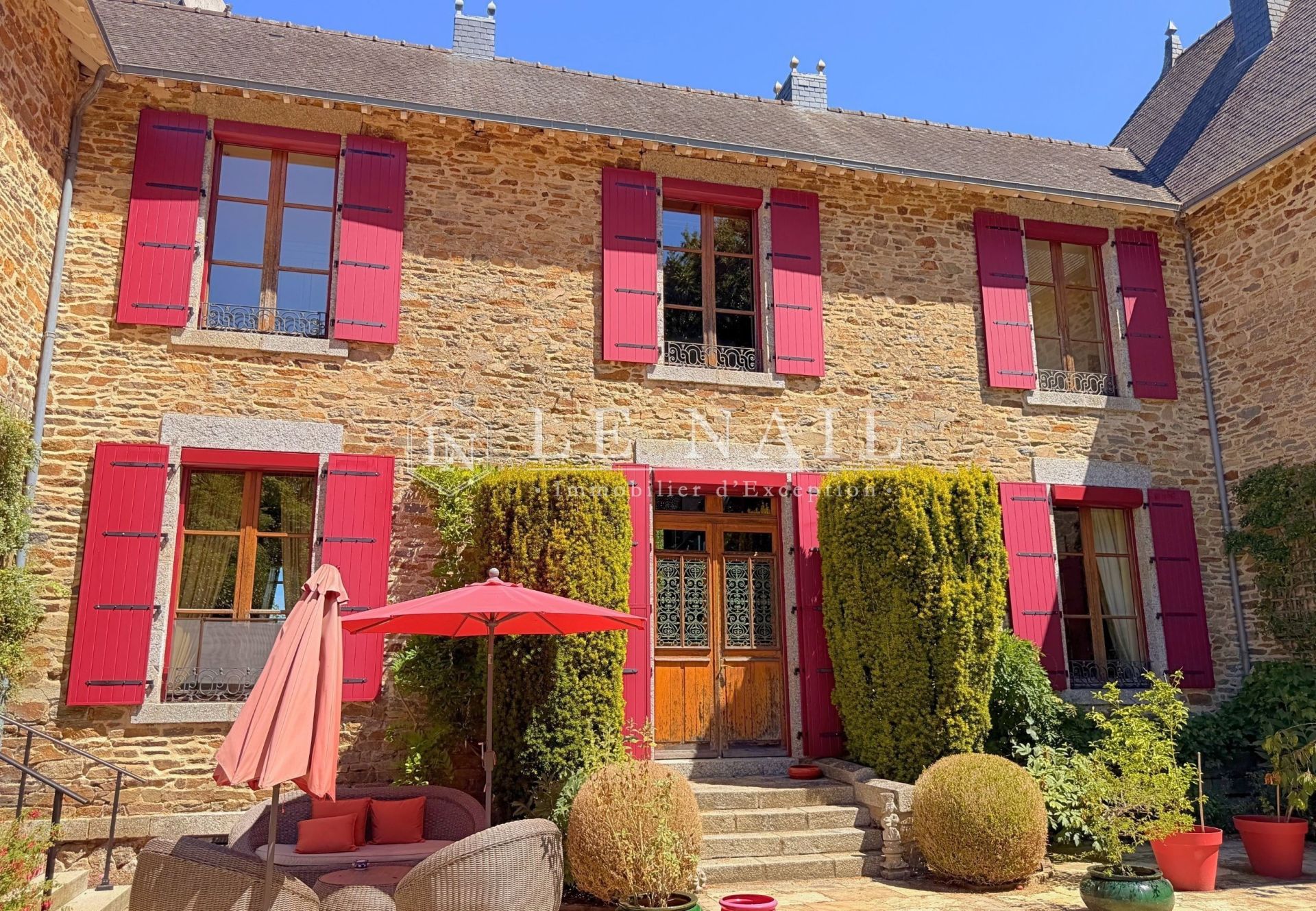 castle 9 rooms for sale on MONCONTOUR (22510)