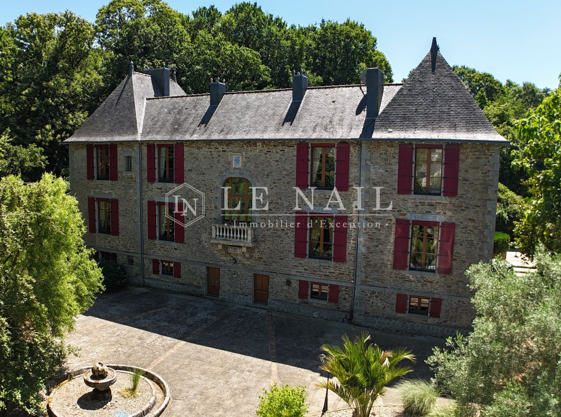 castle 9 rooms for sale on MONCONTOUR (22510)
