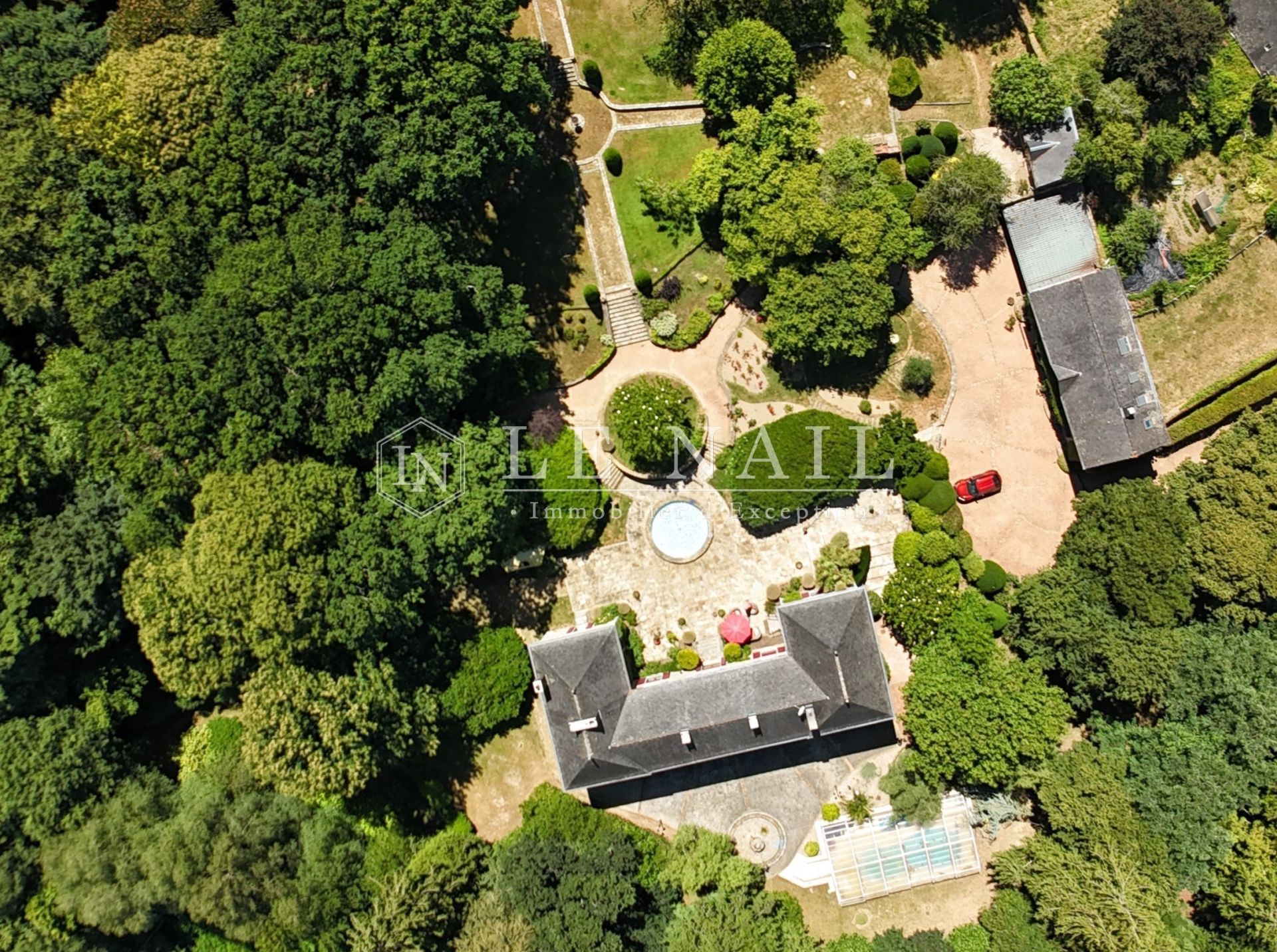 castle 9 rooms for sale on MONCONTOUR (22510)