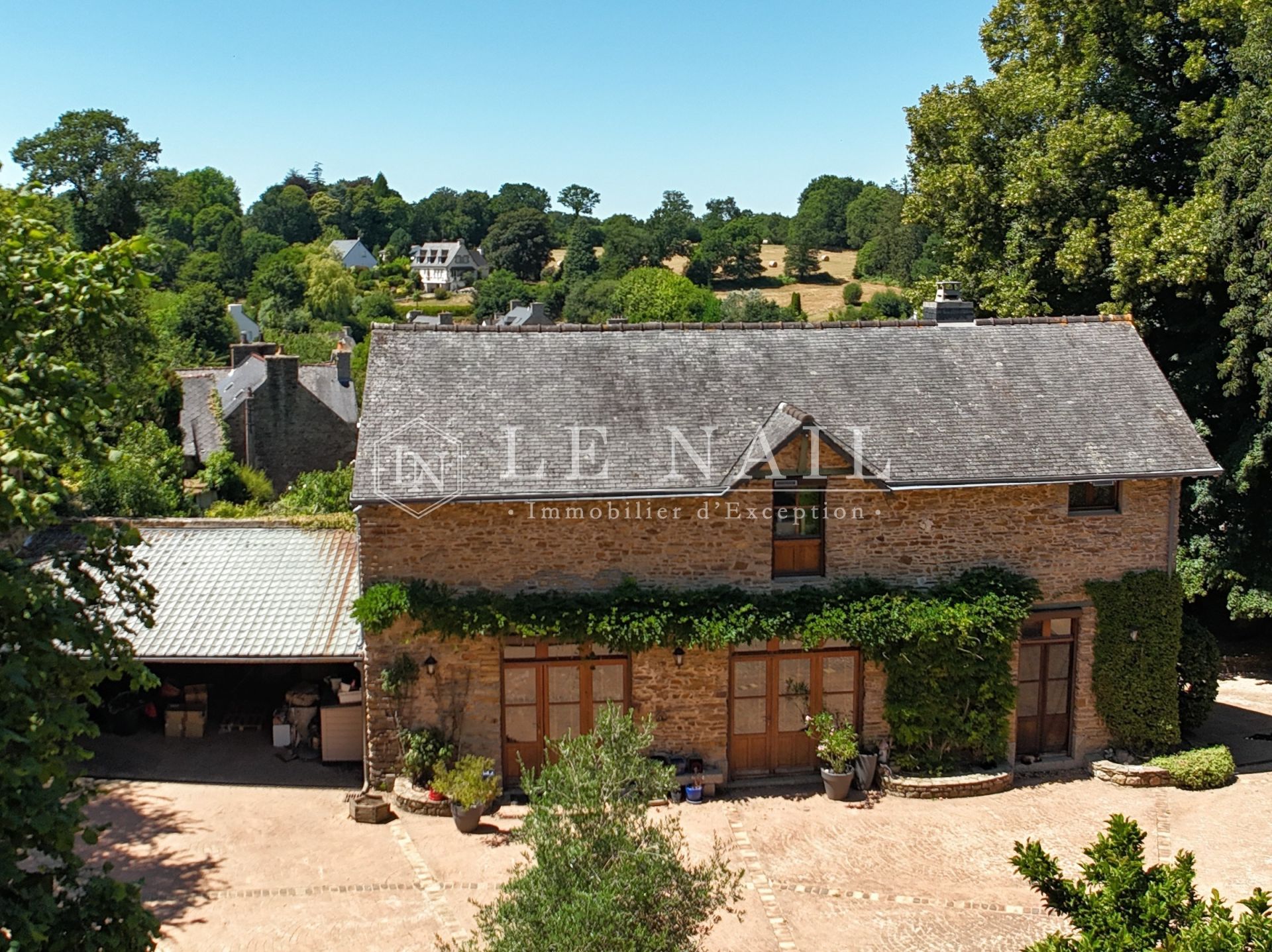 castle 9 rooms for sale on MONCONTOUR (22510)