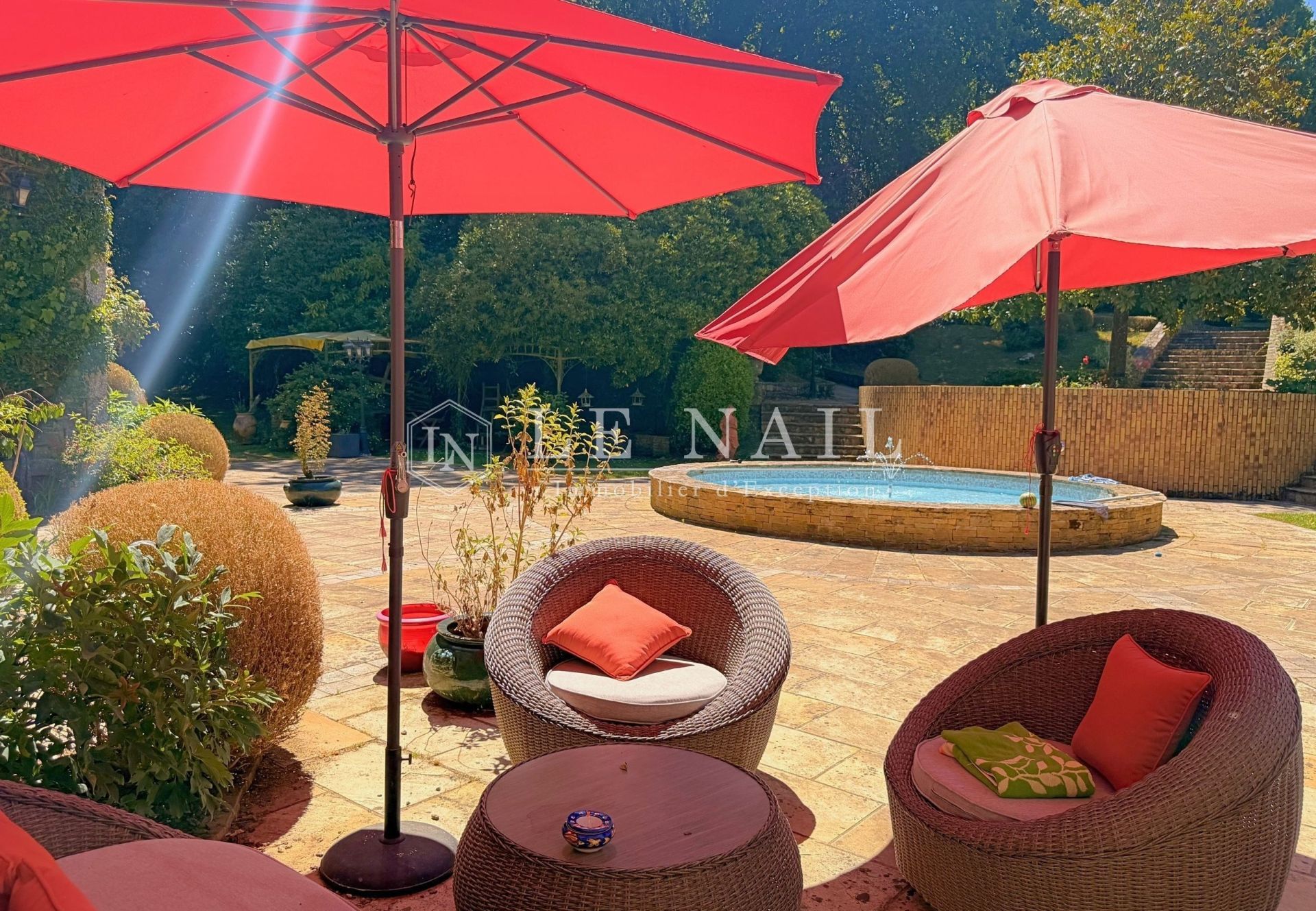 castle 9 rooms for sale on MONCONTOUR (22510)