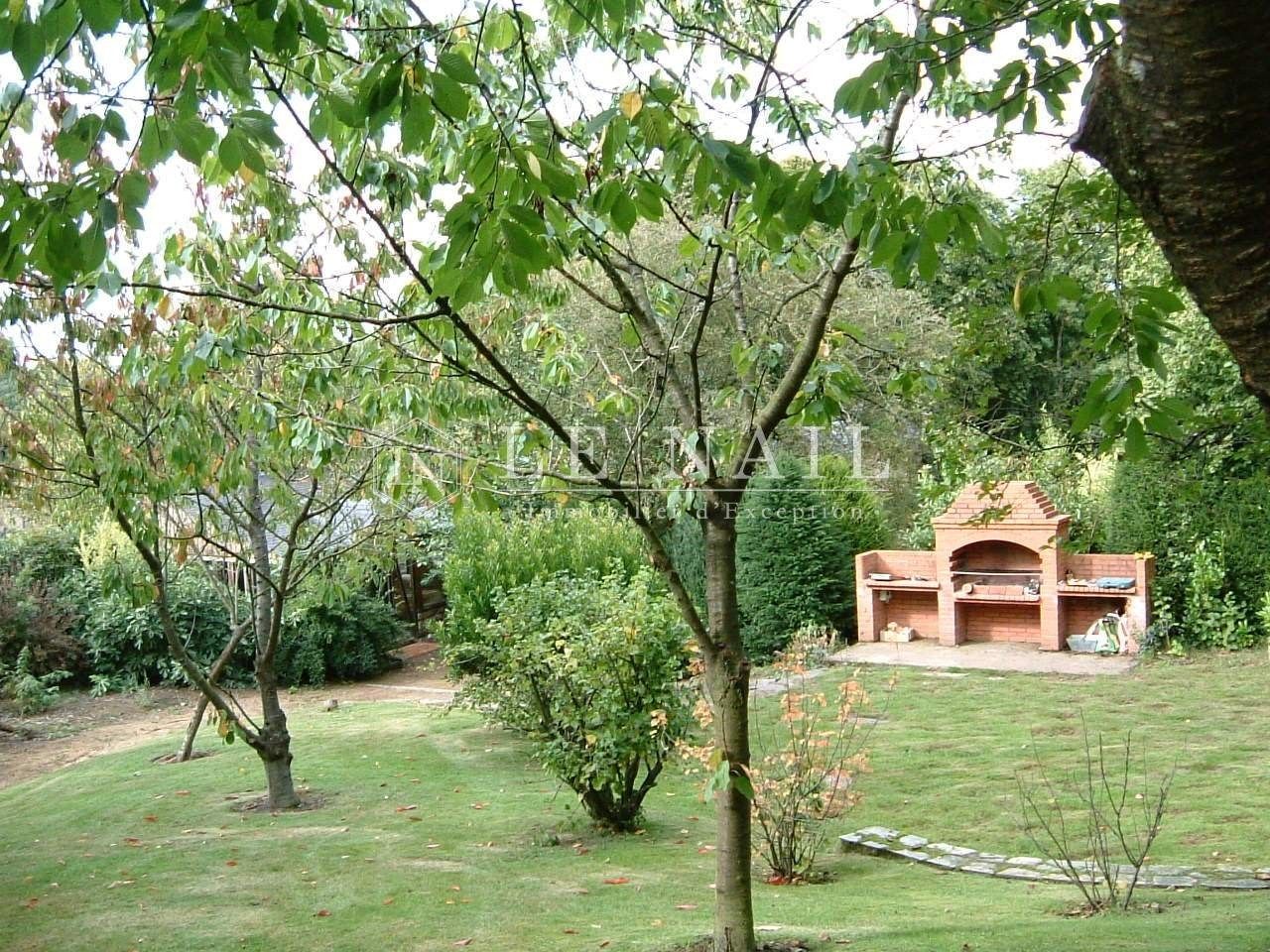 castle 9 rooms for sale on MONCONTOUR (22510)
