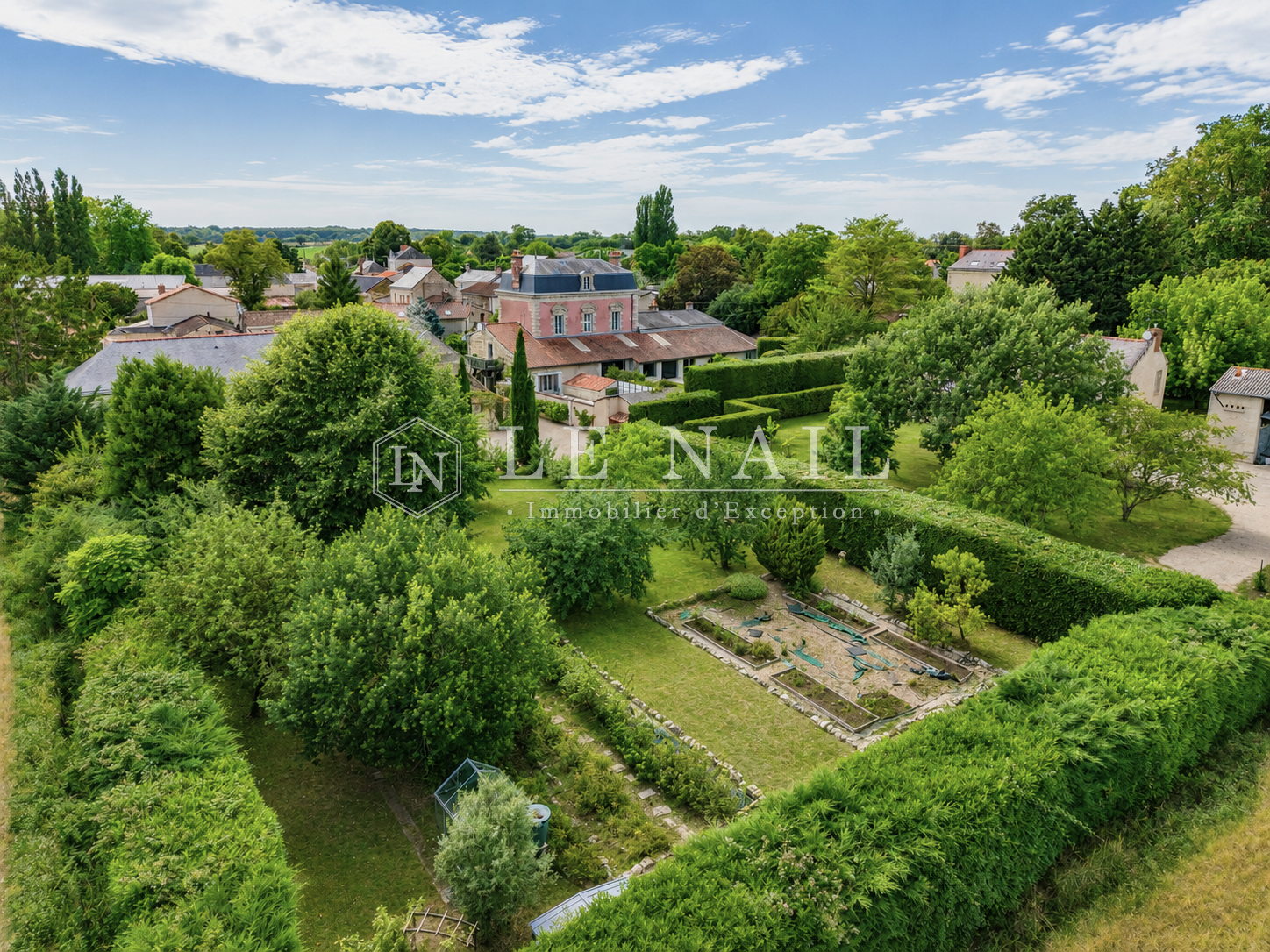 manoir 9 pièces en vente à SAUMUR (49400)