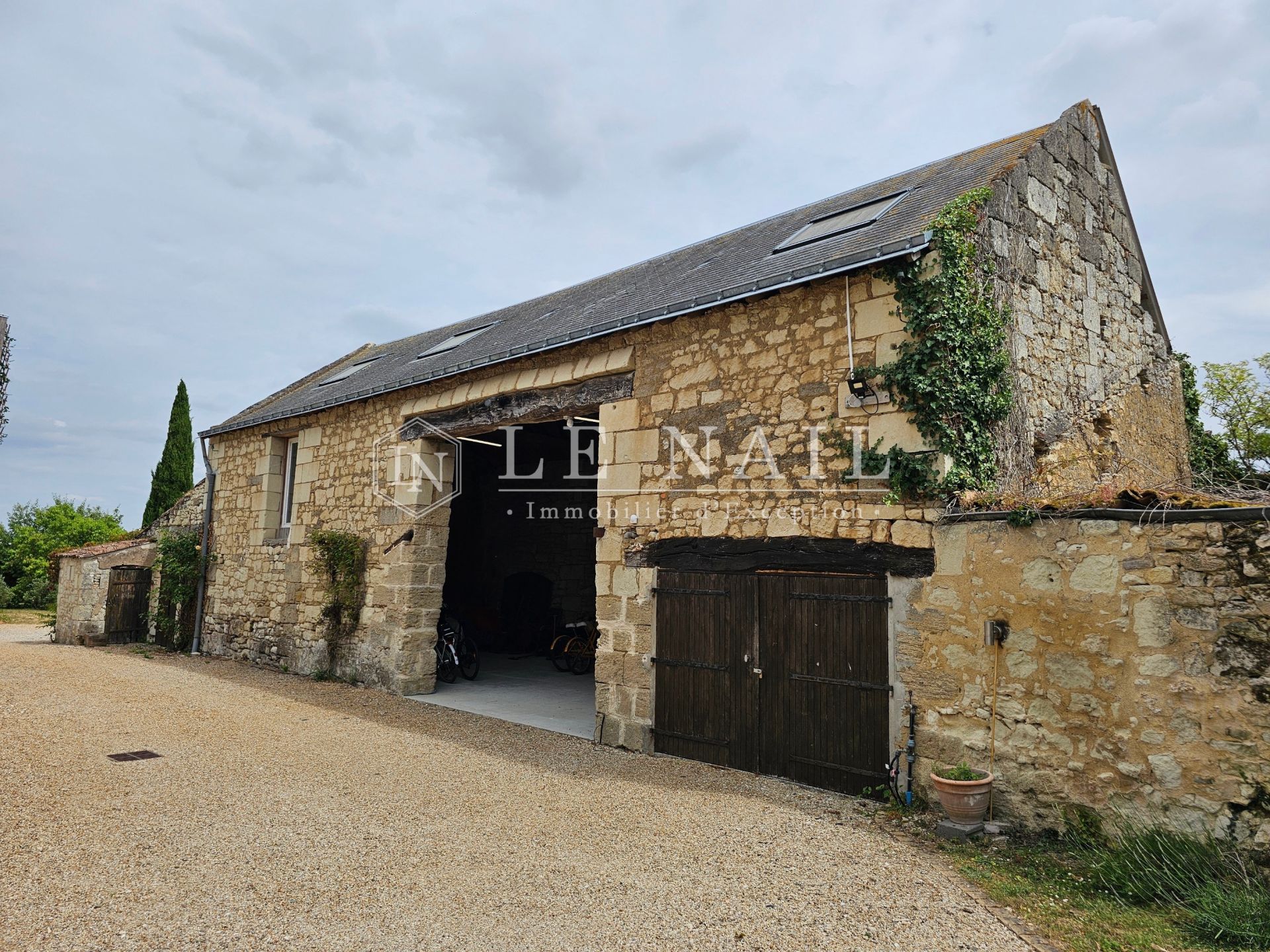 manoir 9 pièces en vente à SAUMUR (49400)