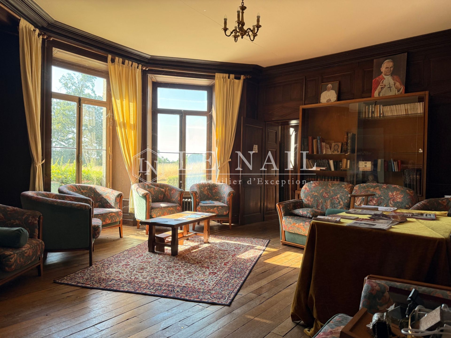 castle 20 rooms for sale on MESLAY DU MAINE (53170)