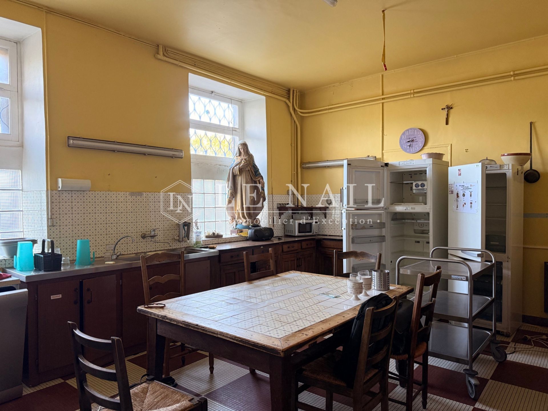 castle 20 rooms for sale on MESLAY DU MAINE (53170)