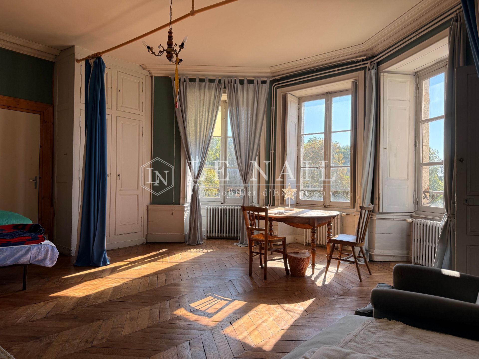 castle 20 rooms for sale on MESLAY DU MAINE (53170)