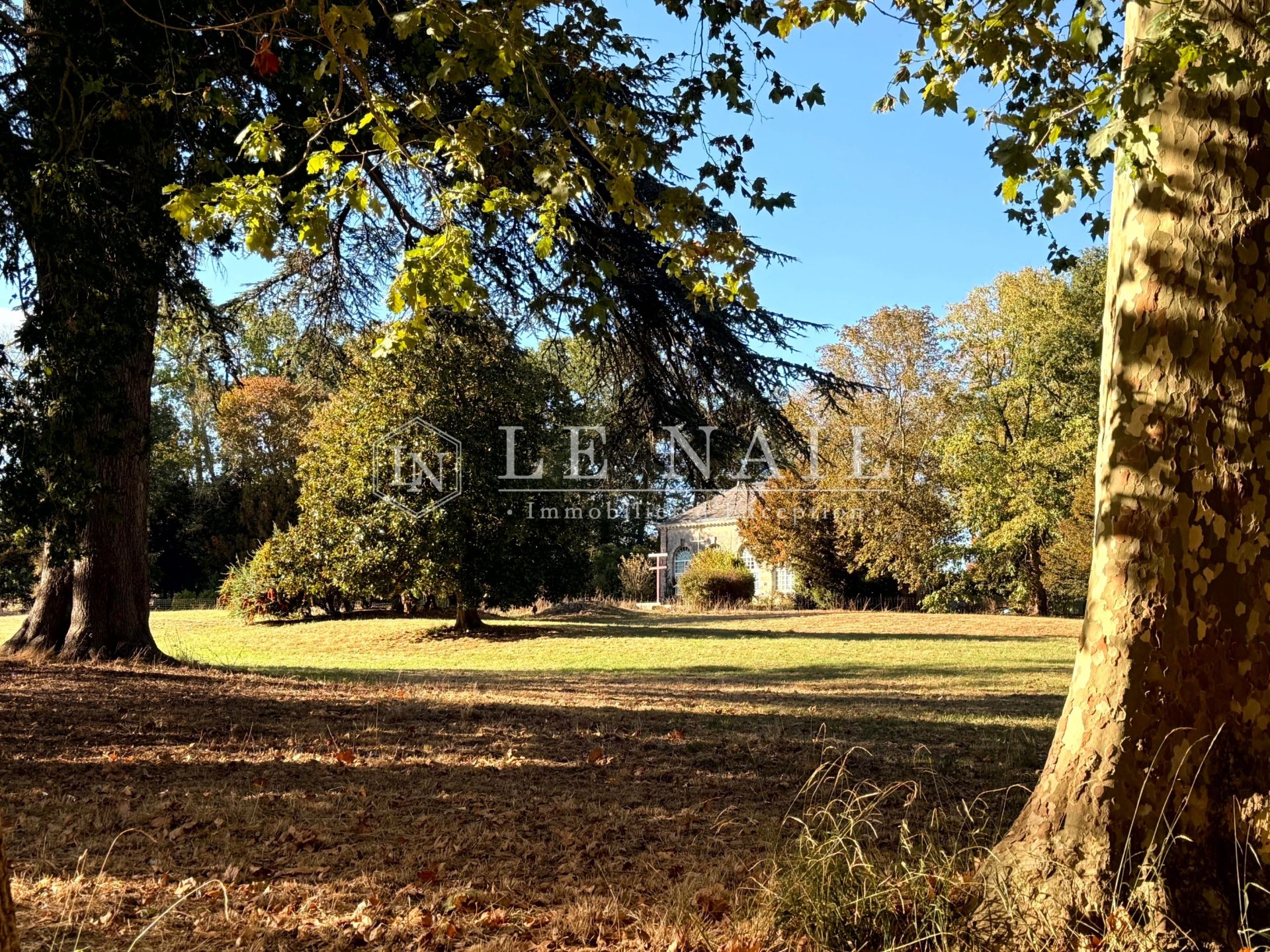 château 20 pièces en vente à LAVAL (53000)