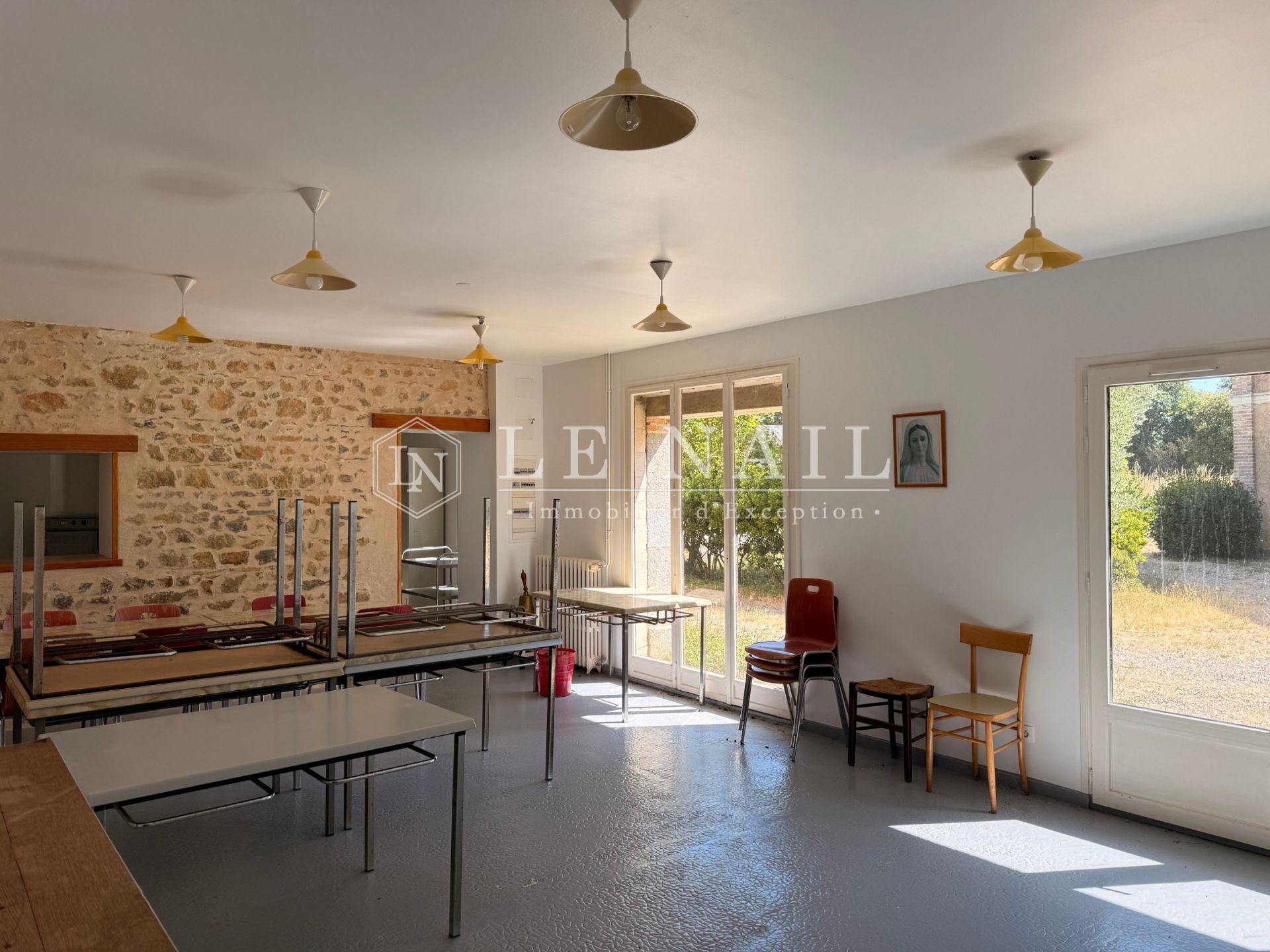 castle 20 rooms for sale on MESLAY DU MAINE (53170)