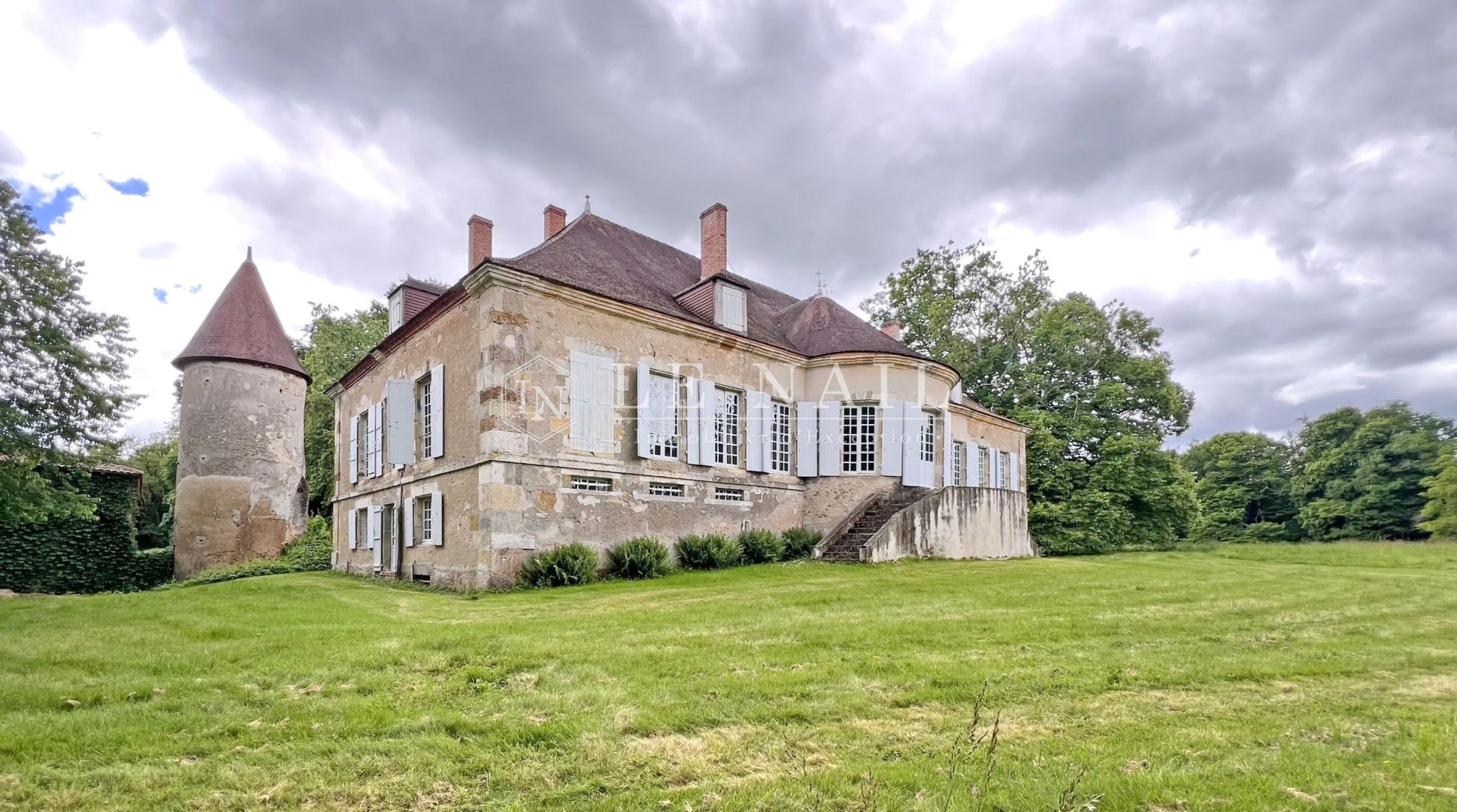 château 15 pièces en vente à ANGOULEME (16000)