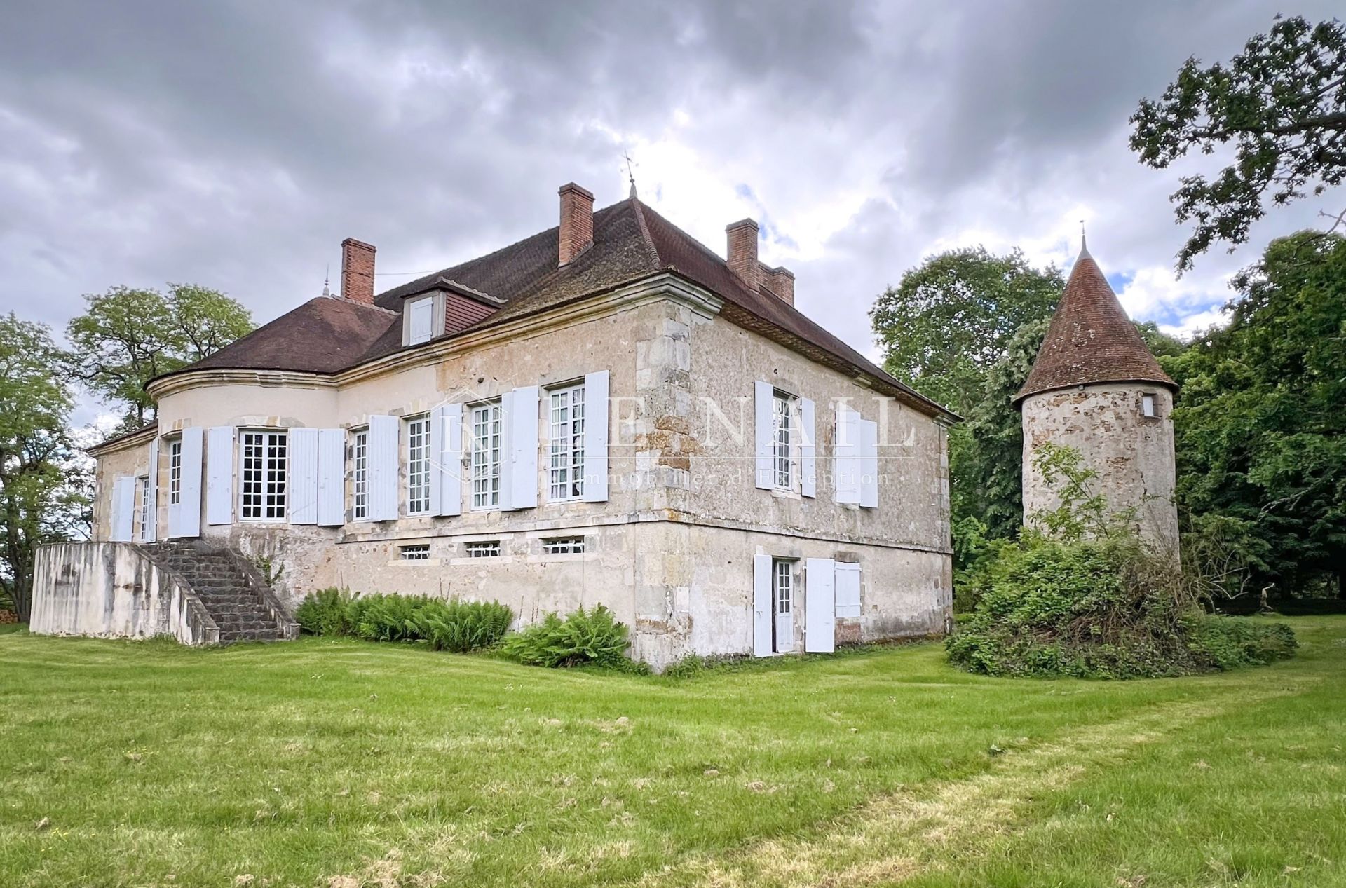 château 15 pièces en vente à ANGOULEME (16000)